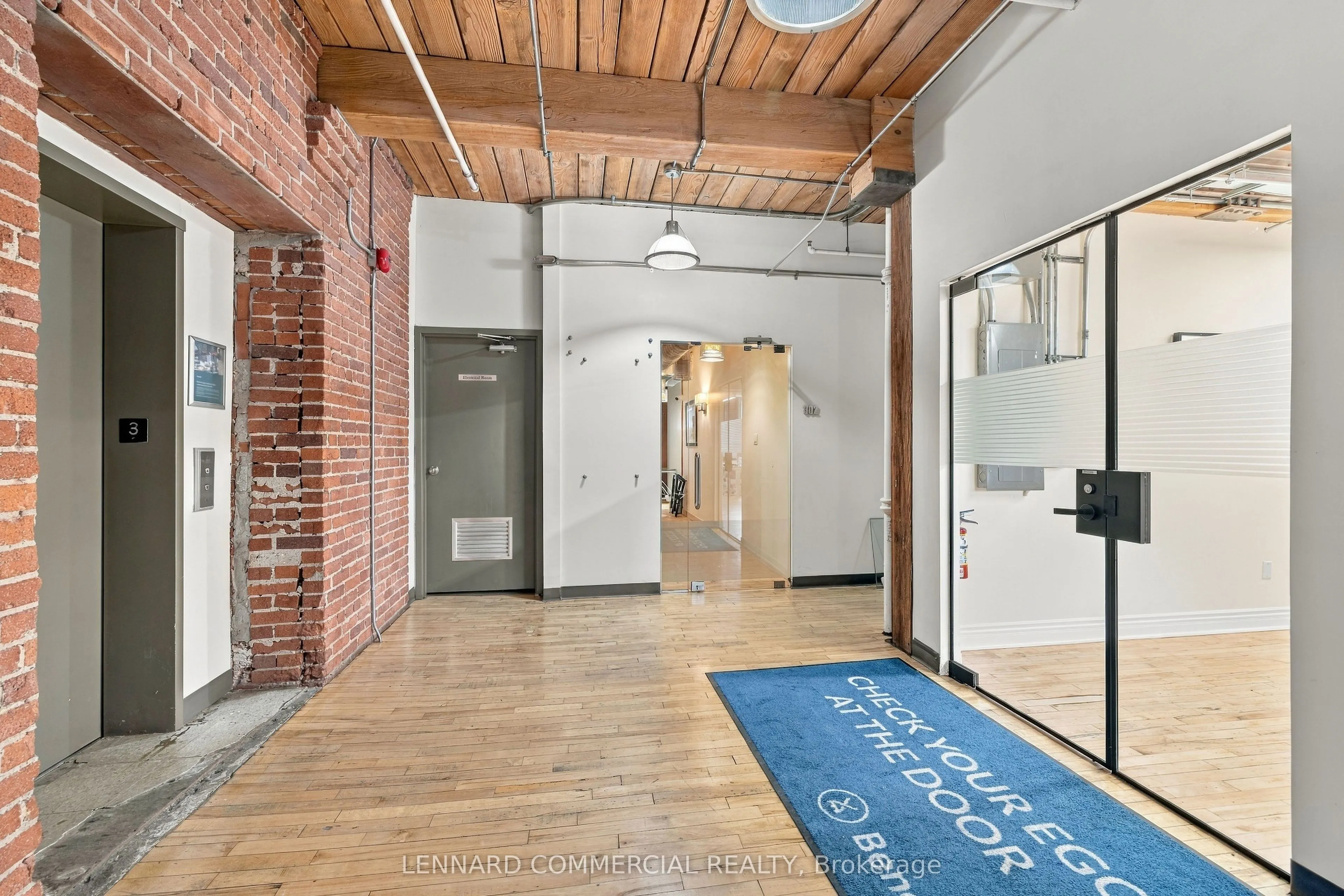 559 College Street #301