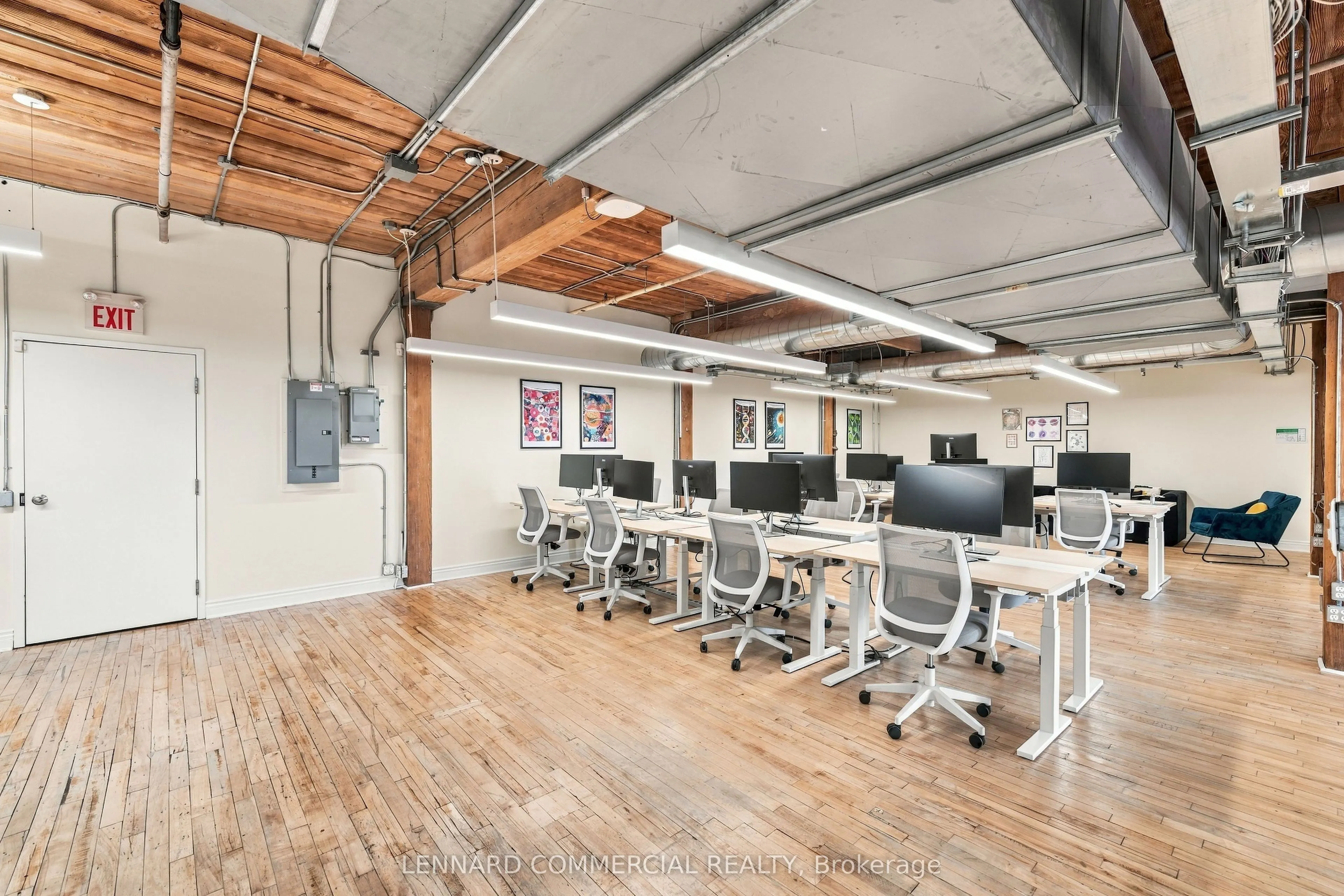 559 College Street #301