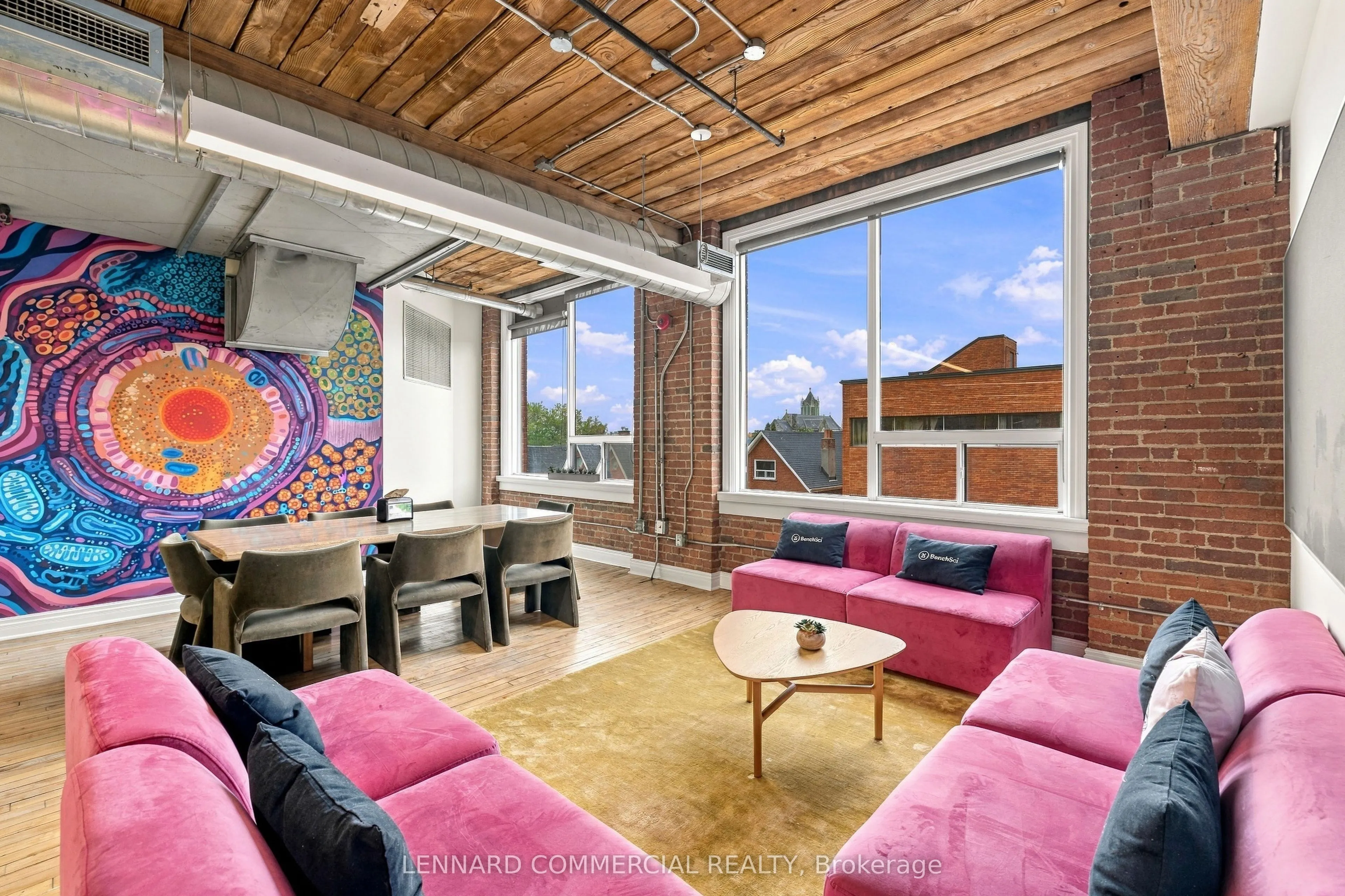 559 College Street #301