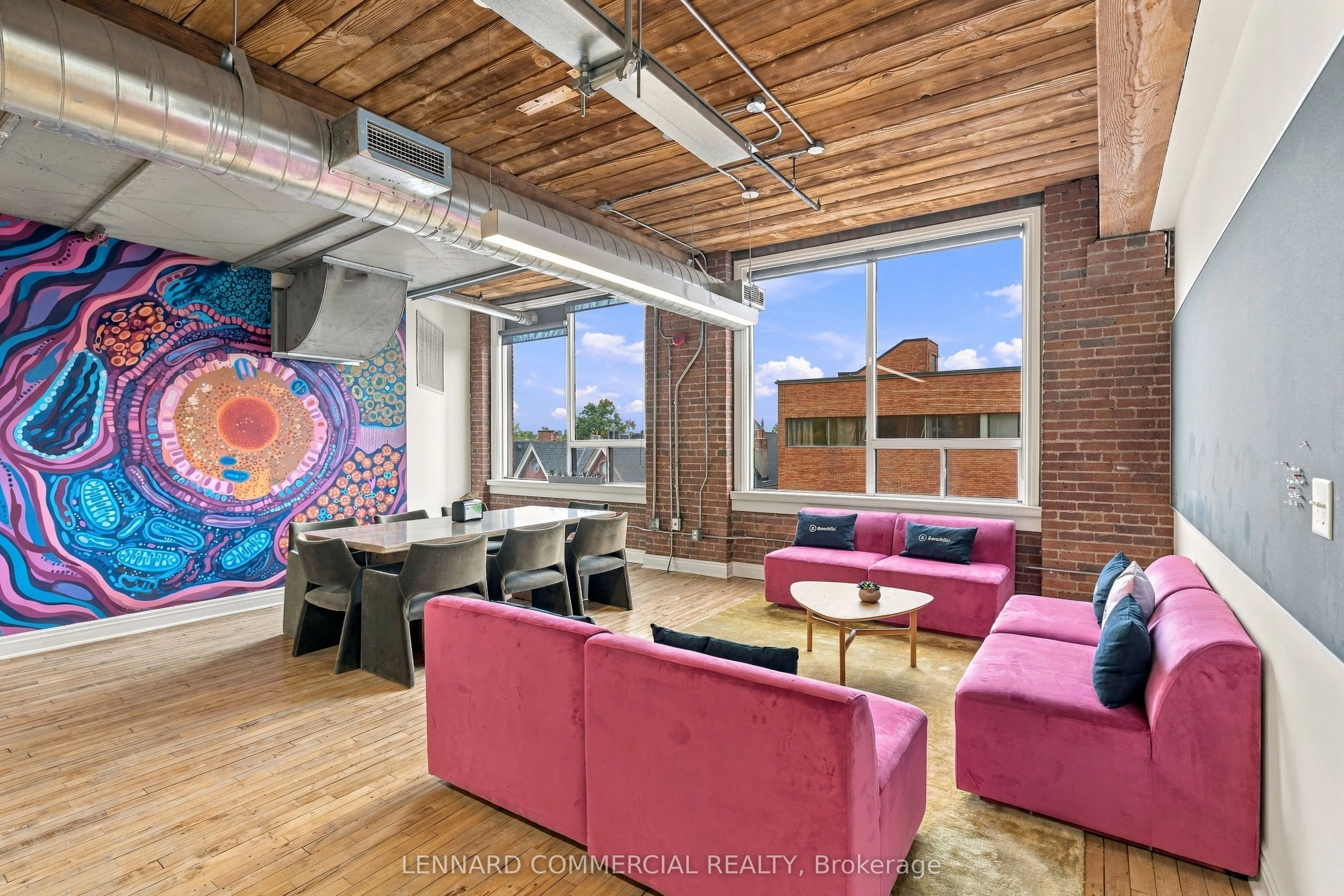 559 College Street #301