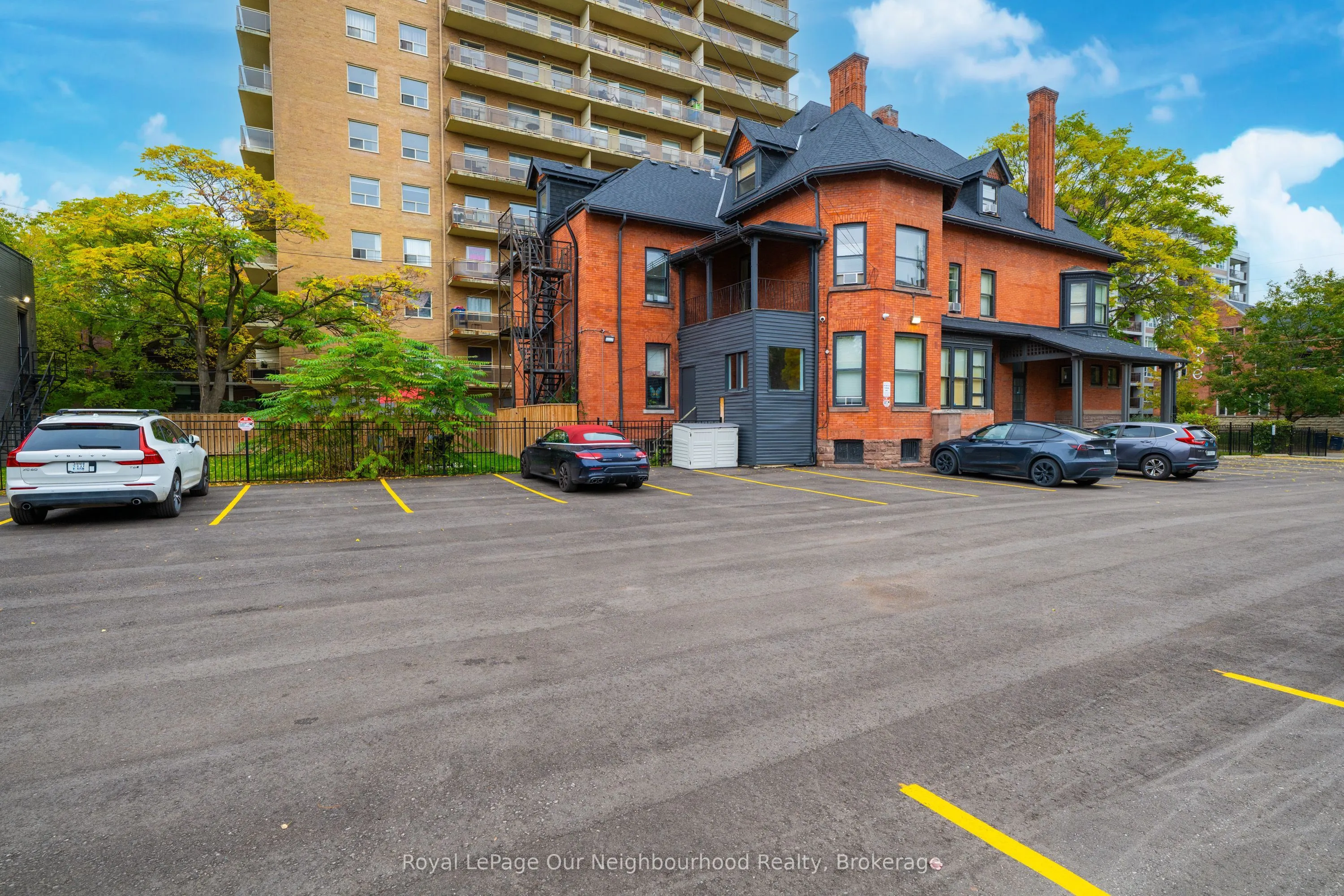 204 St. George Street #202