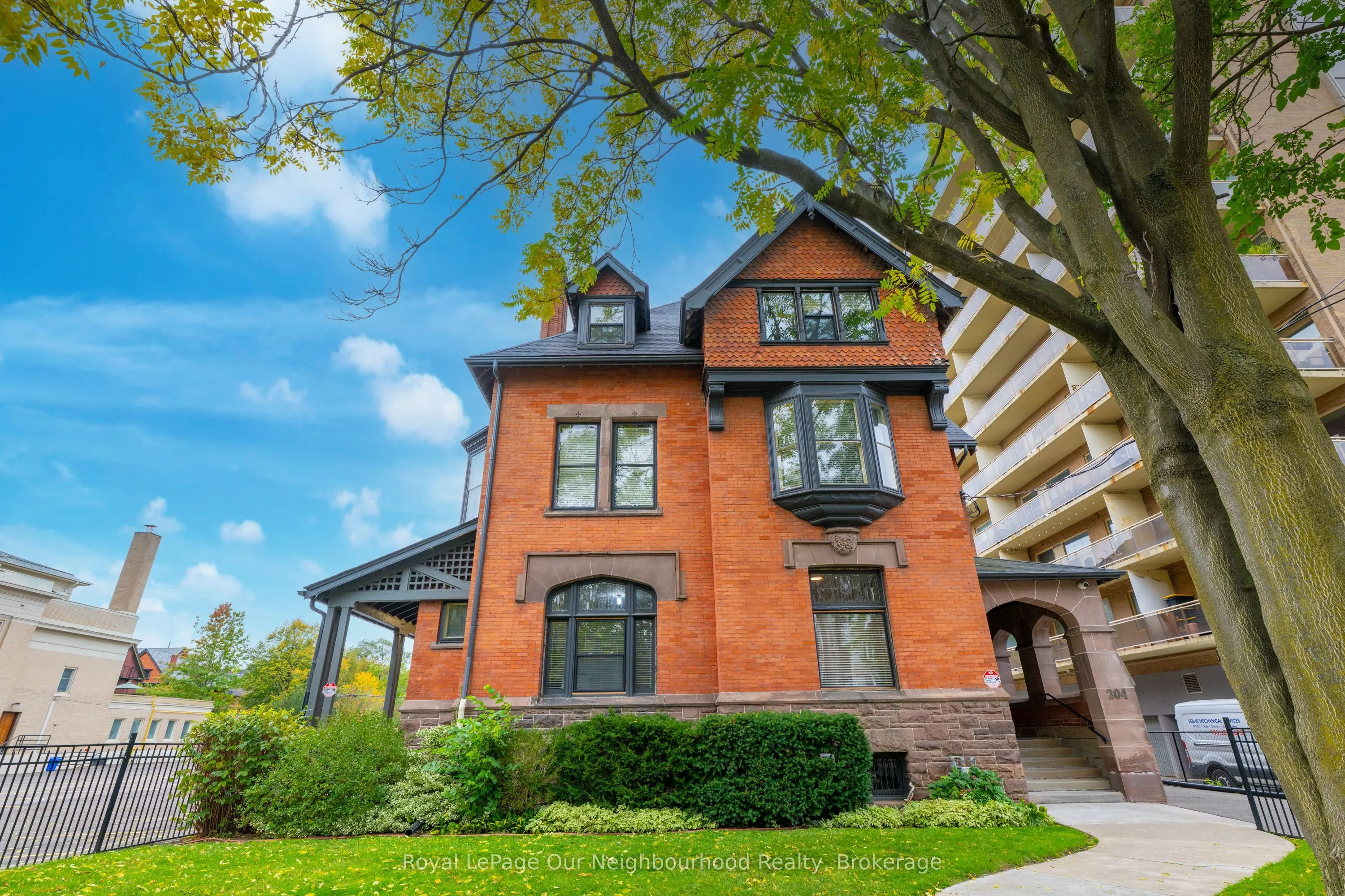 204 St. George Street #202
