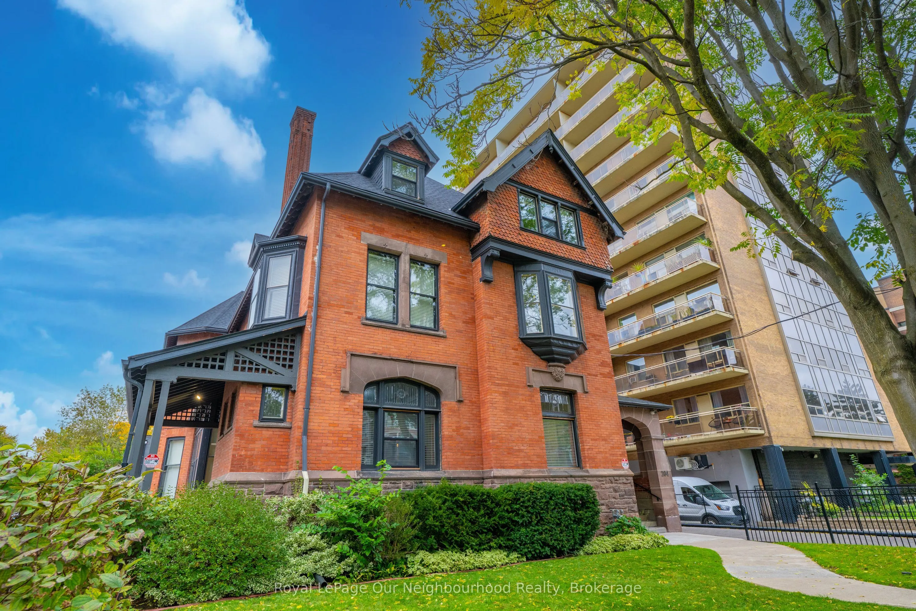204 St. George Street #202