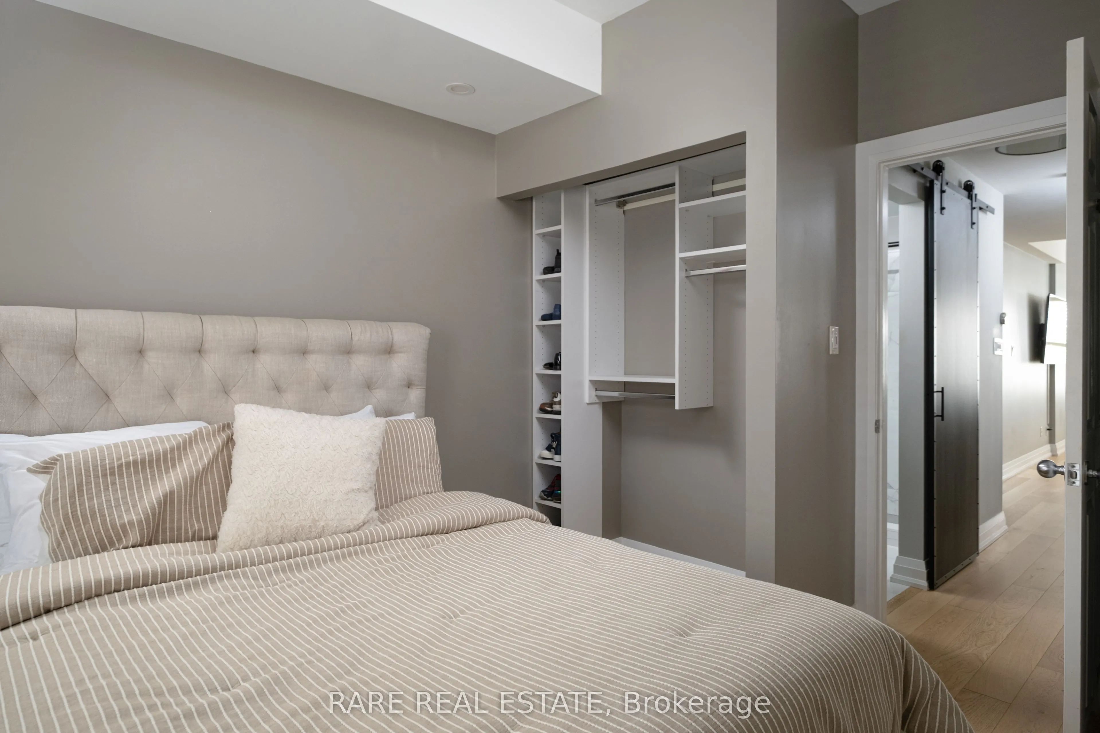 11 Niagara Street #21