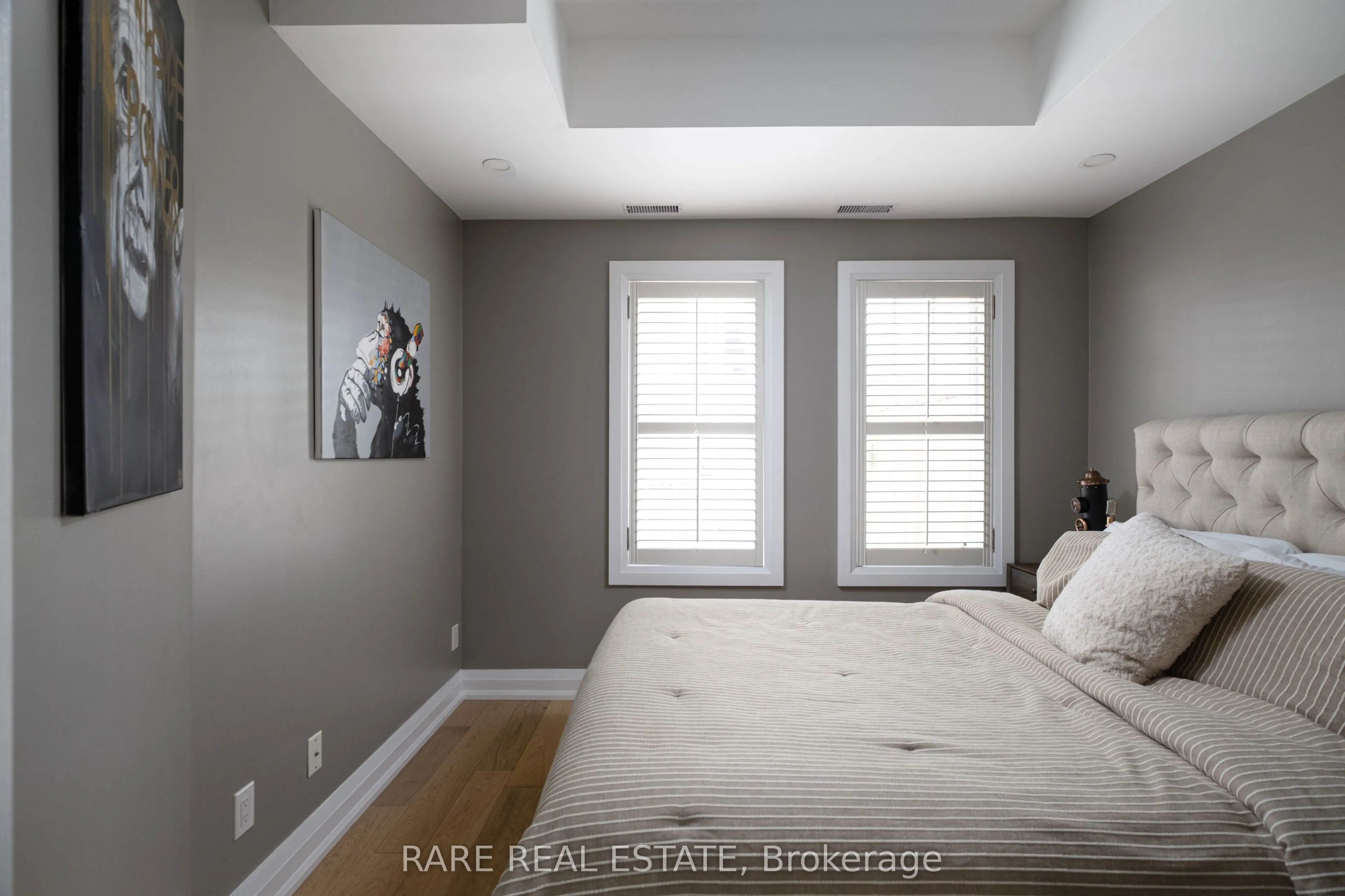 11 Niagara Street #21