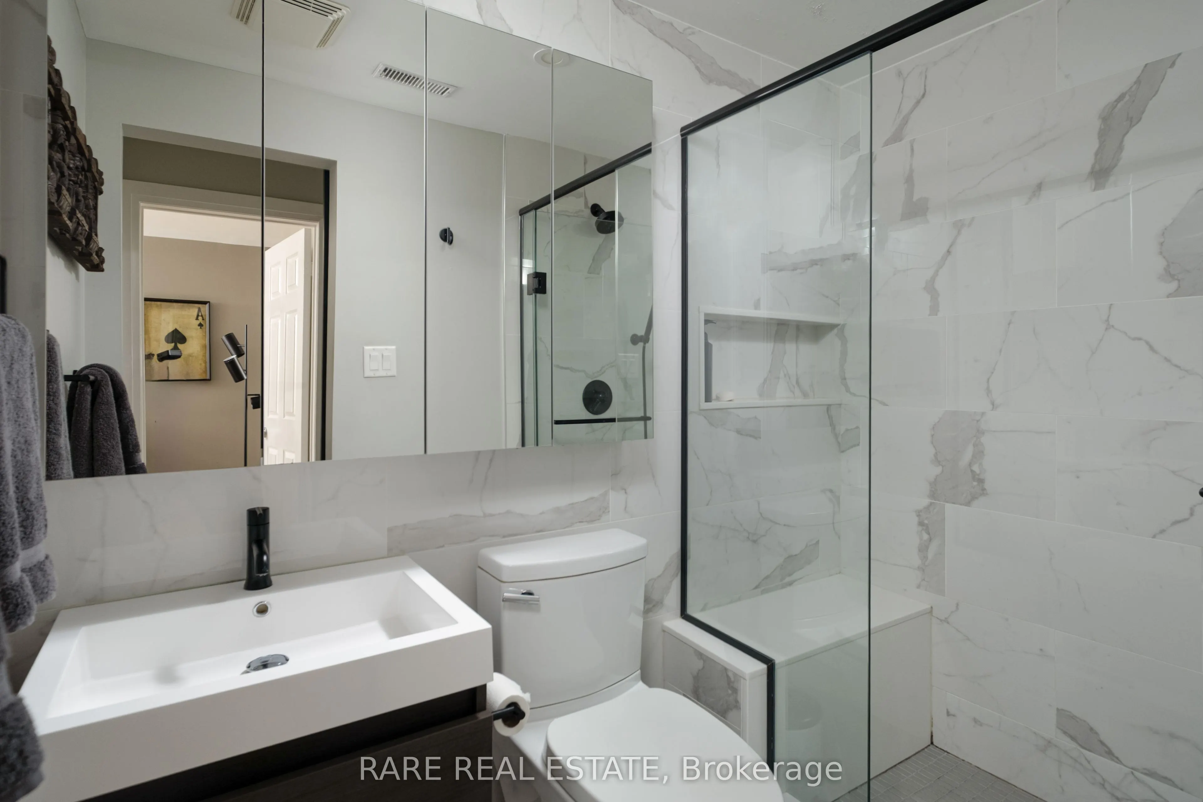 11 Niagara Street #21
