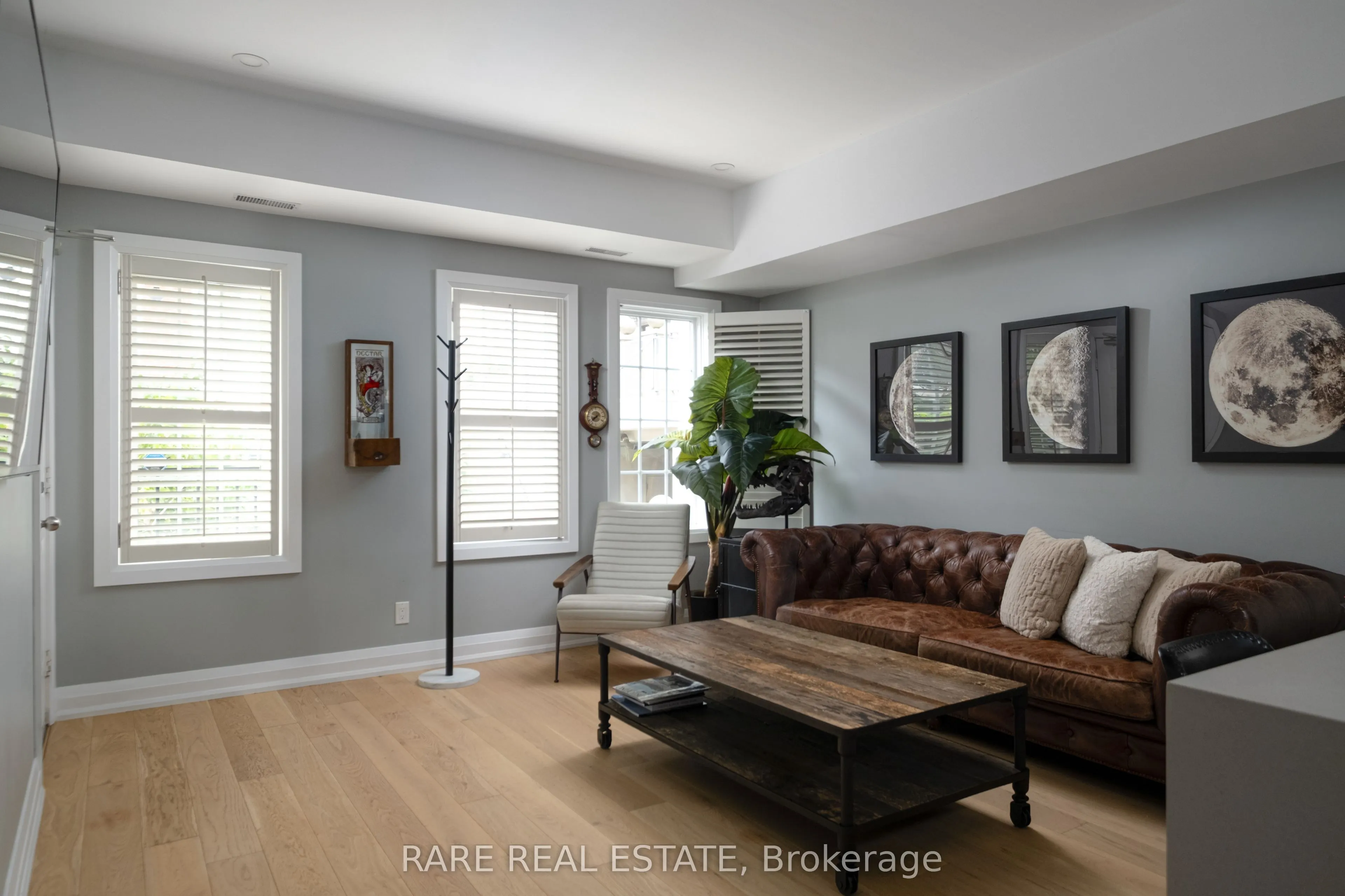 11 Niagara Street #21