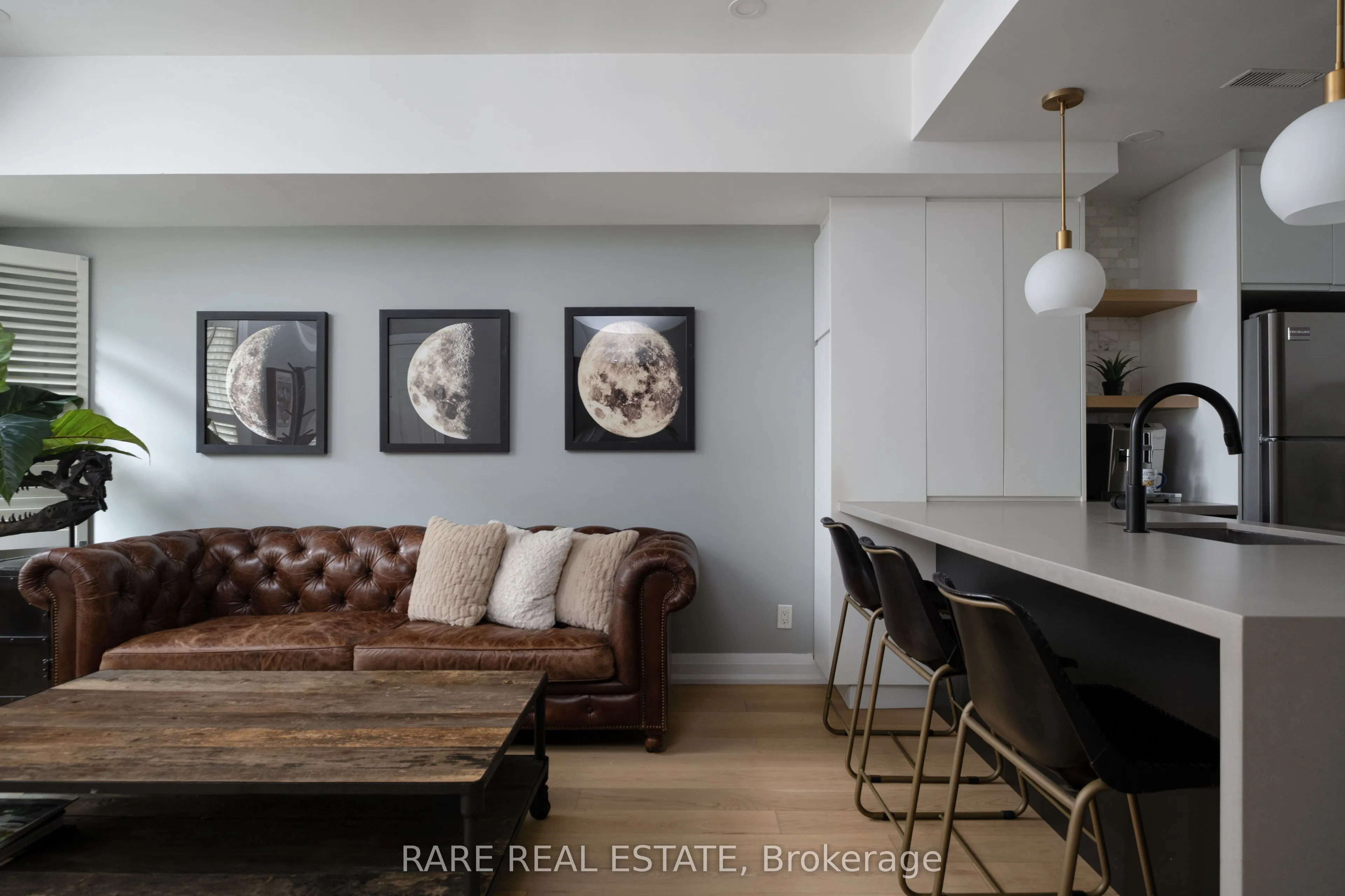 11 Niagara Street #21