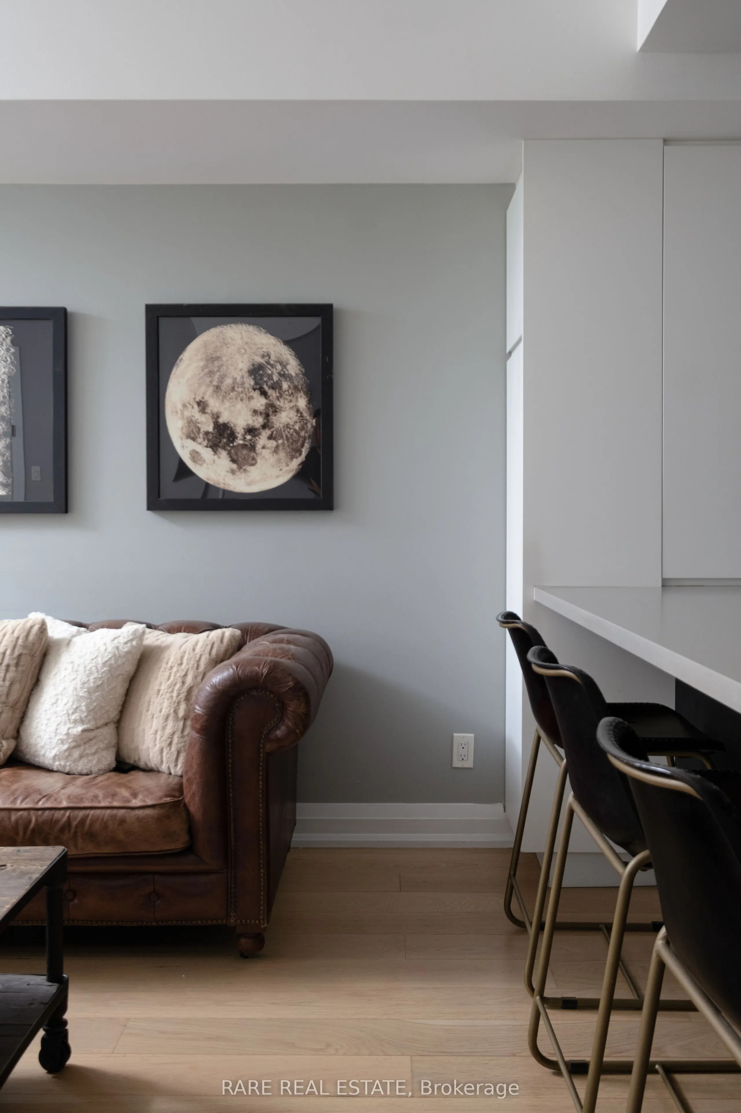11 Niagara Street #21