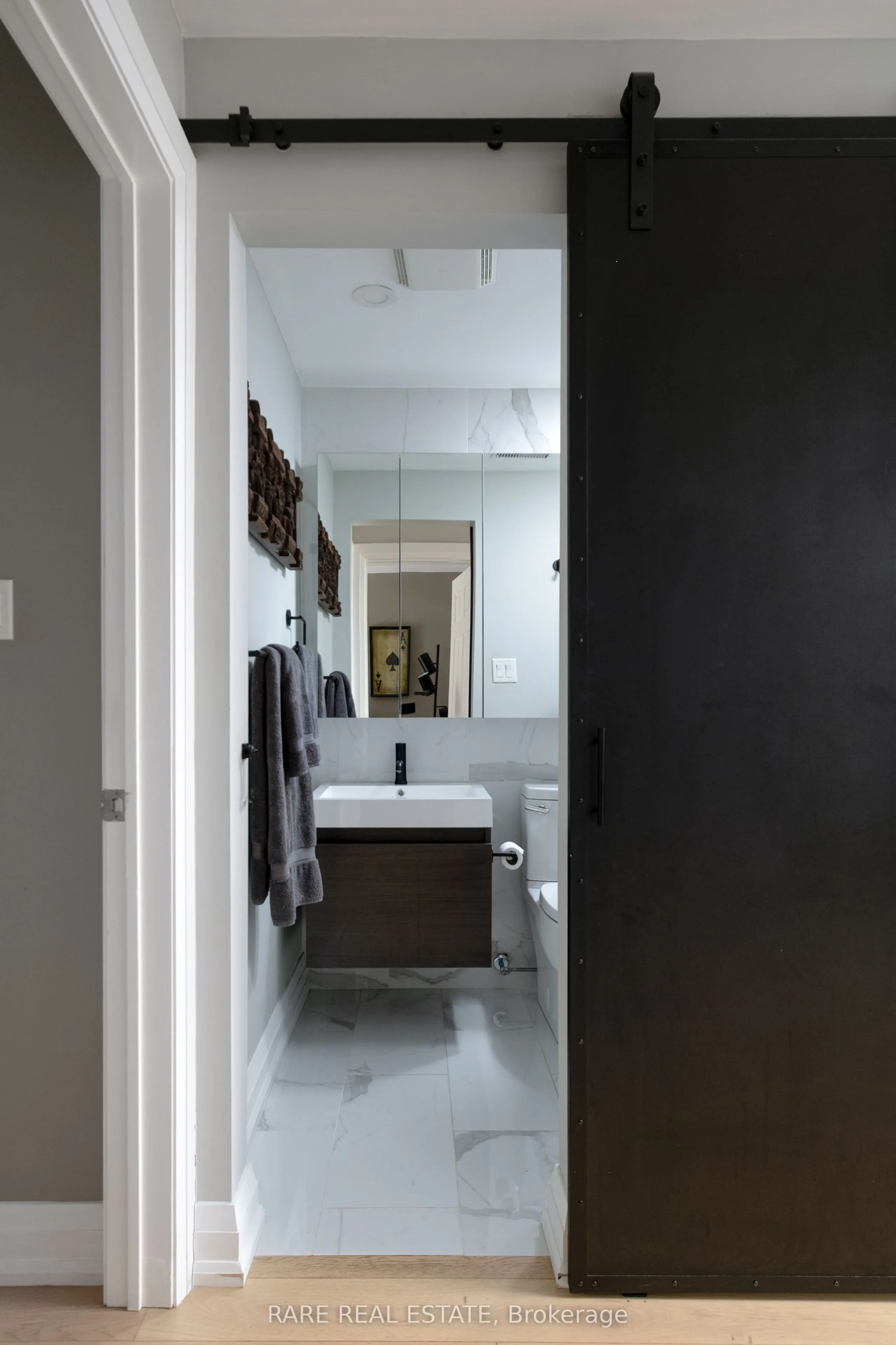 11 Niagara Street #21