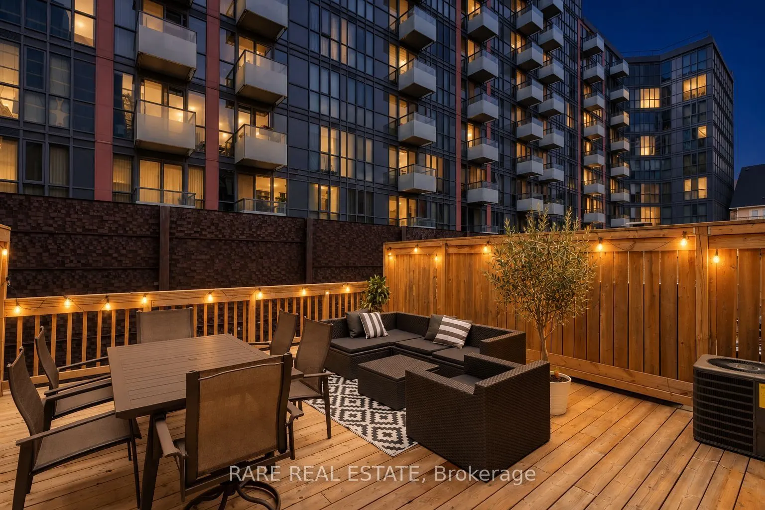 11 Niagara Street #21