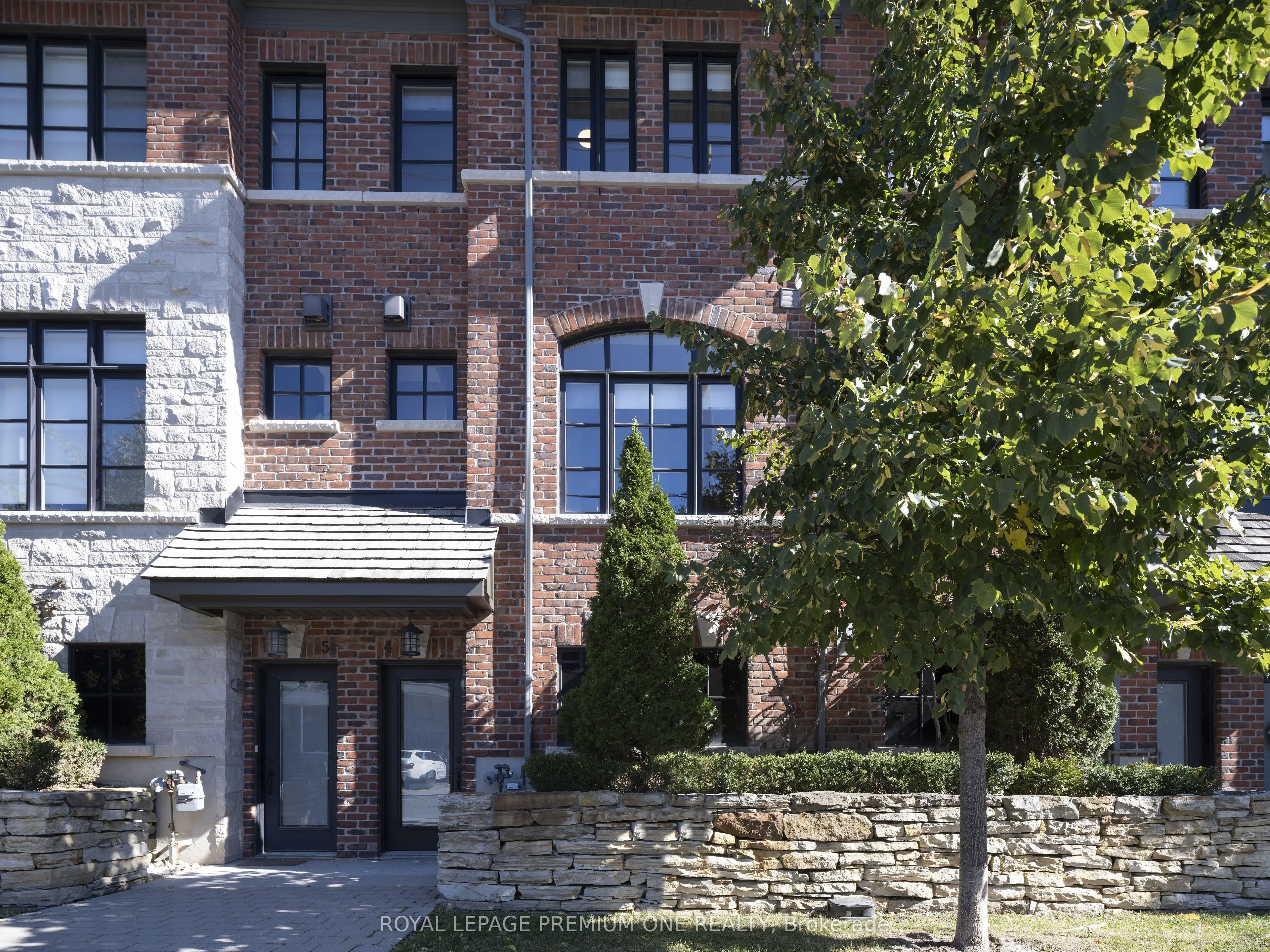 1145 Ossington Avenue N #4
