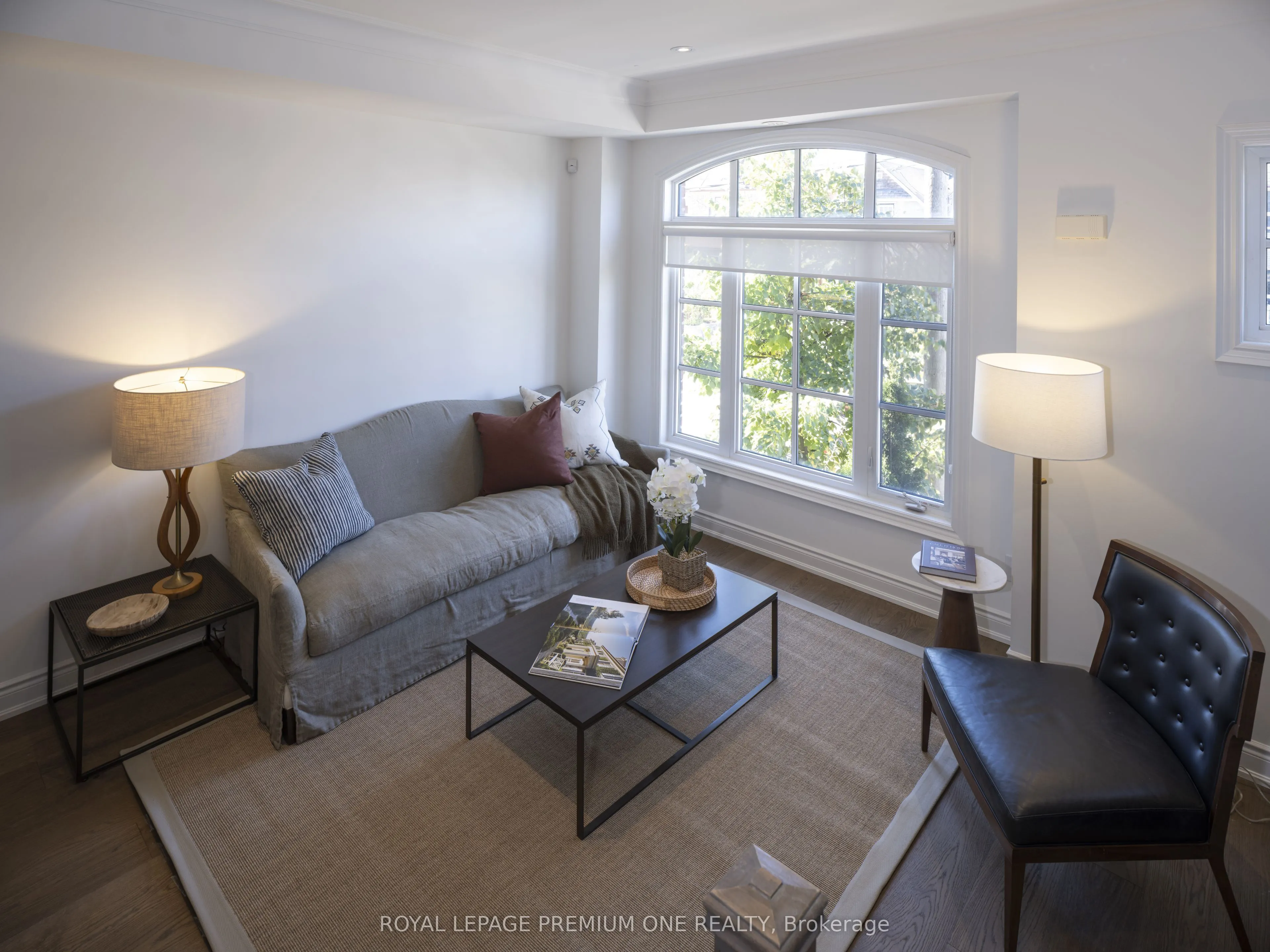 1145 Ossington Avenue N #4