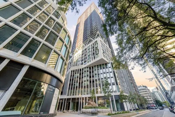 238 Simcoe Street