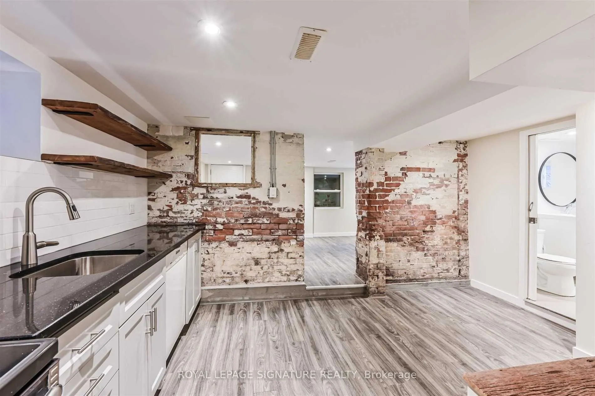 147 Gloucester Grove #Lower