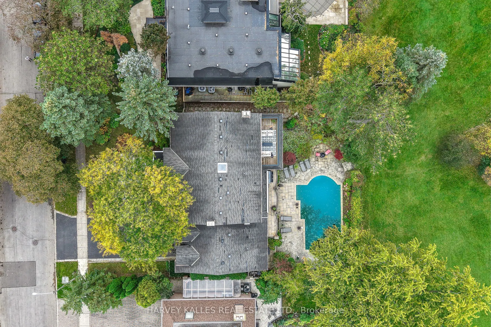 6 Penwood Crescent