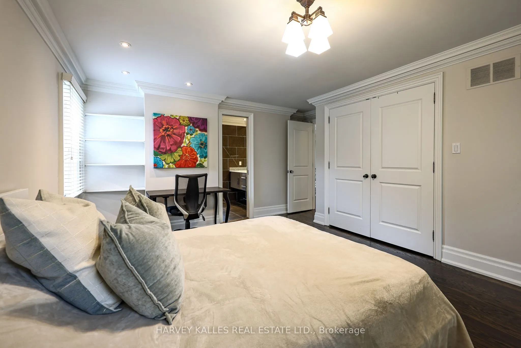 6 Penwood Crescent