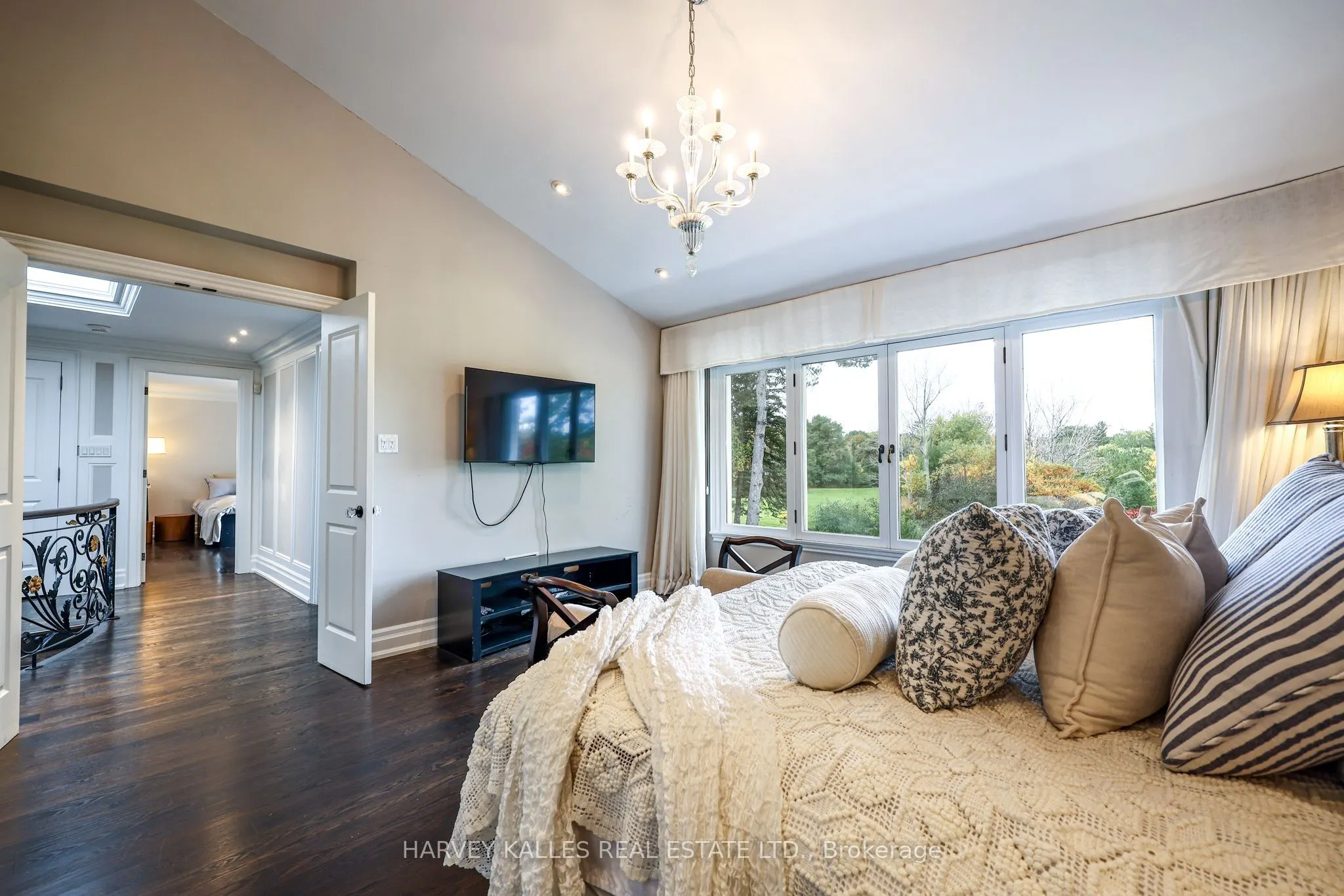 6 Penwood Crescent