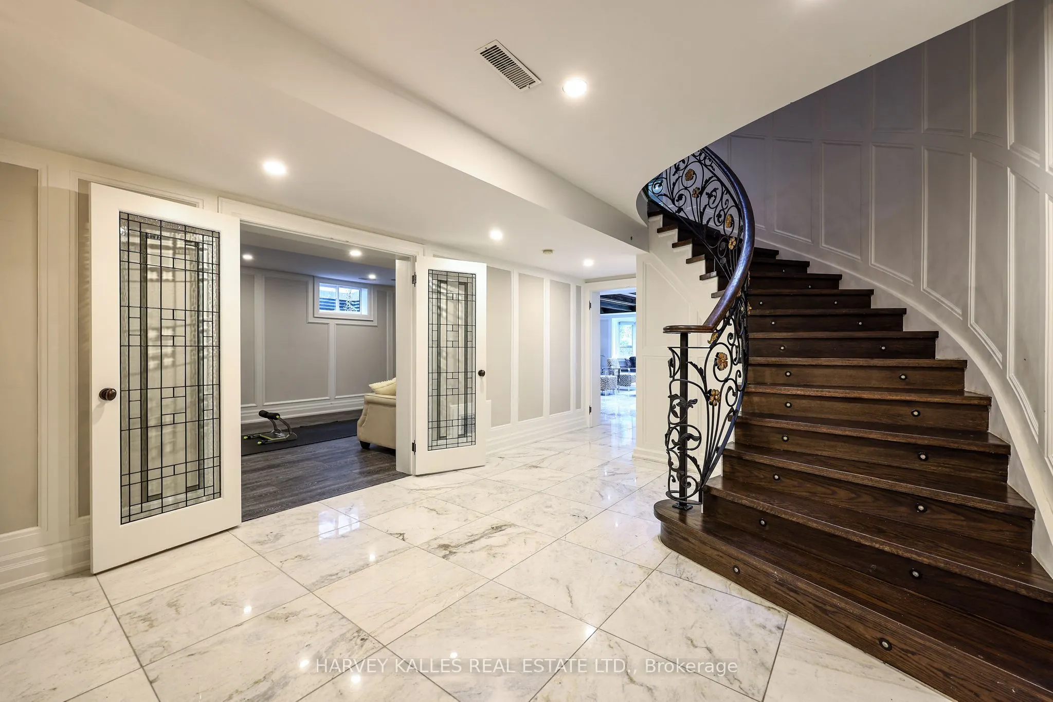 6 Penwood Crescent