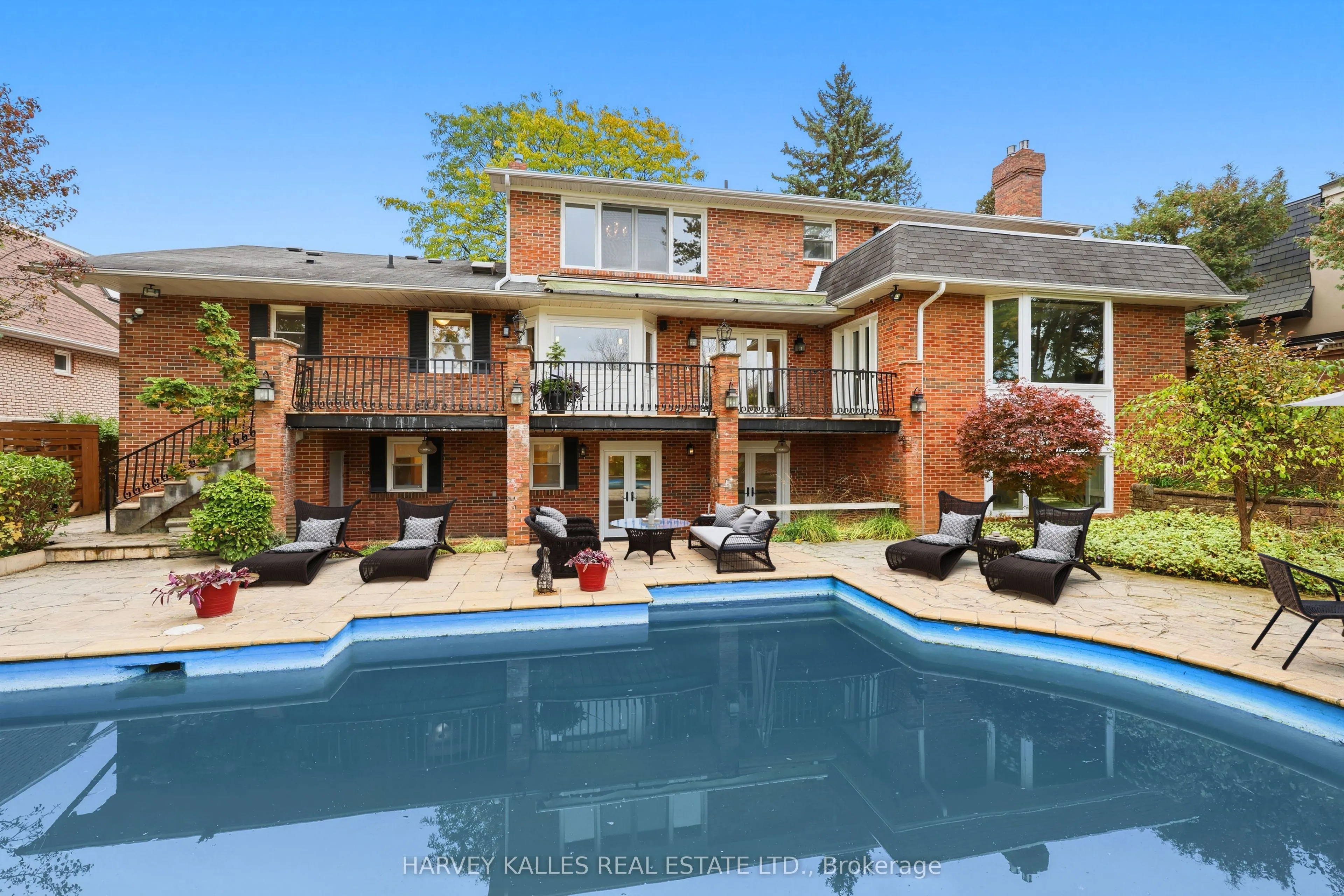 6 Penwood Crescent