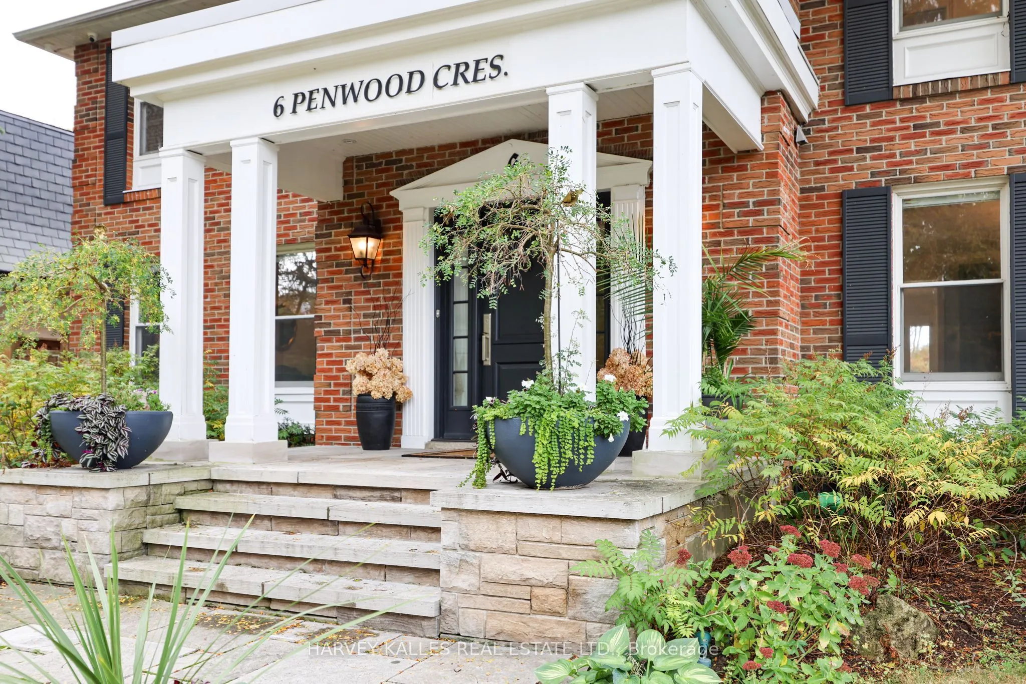 6 Penwood Crescent