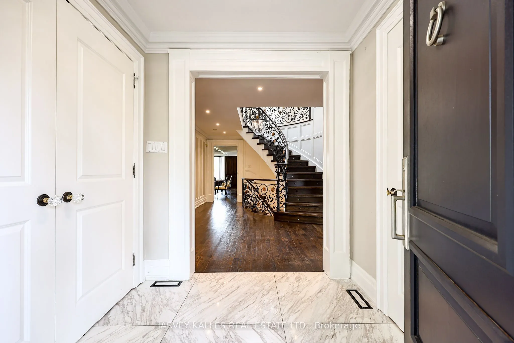 6 Penwood Crescent