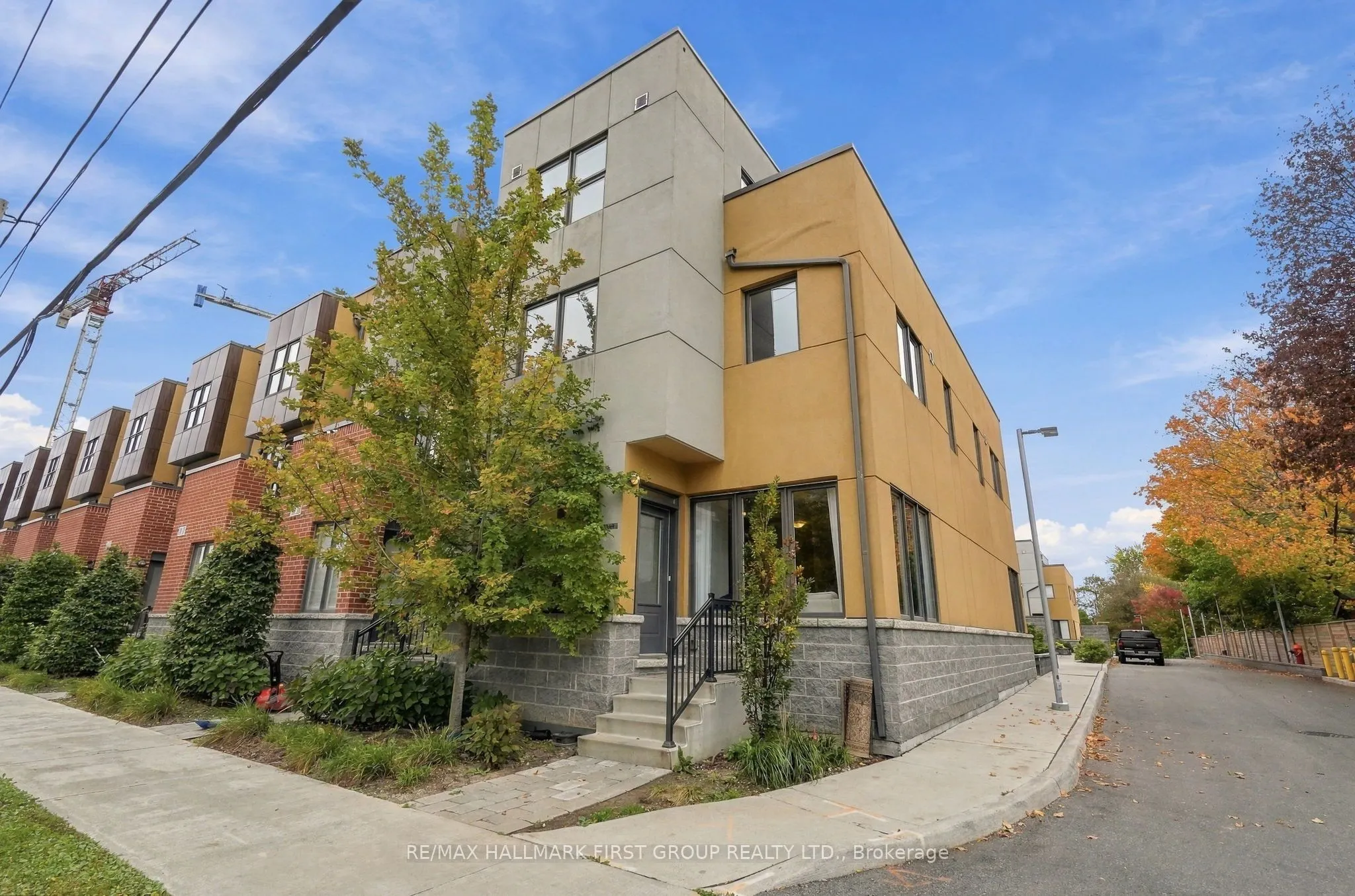 9 Clintwood Gate #33