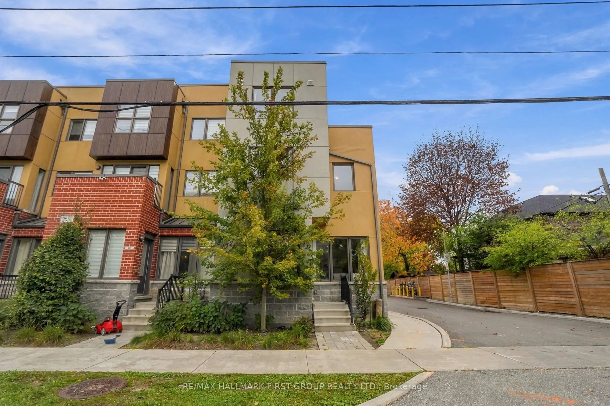 9 Clintwood Gate #33