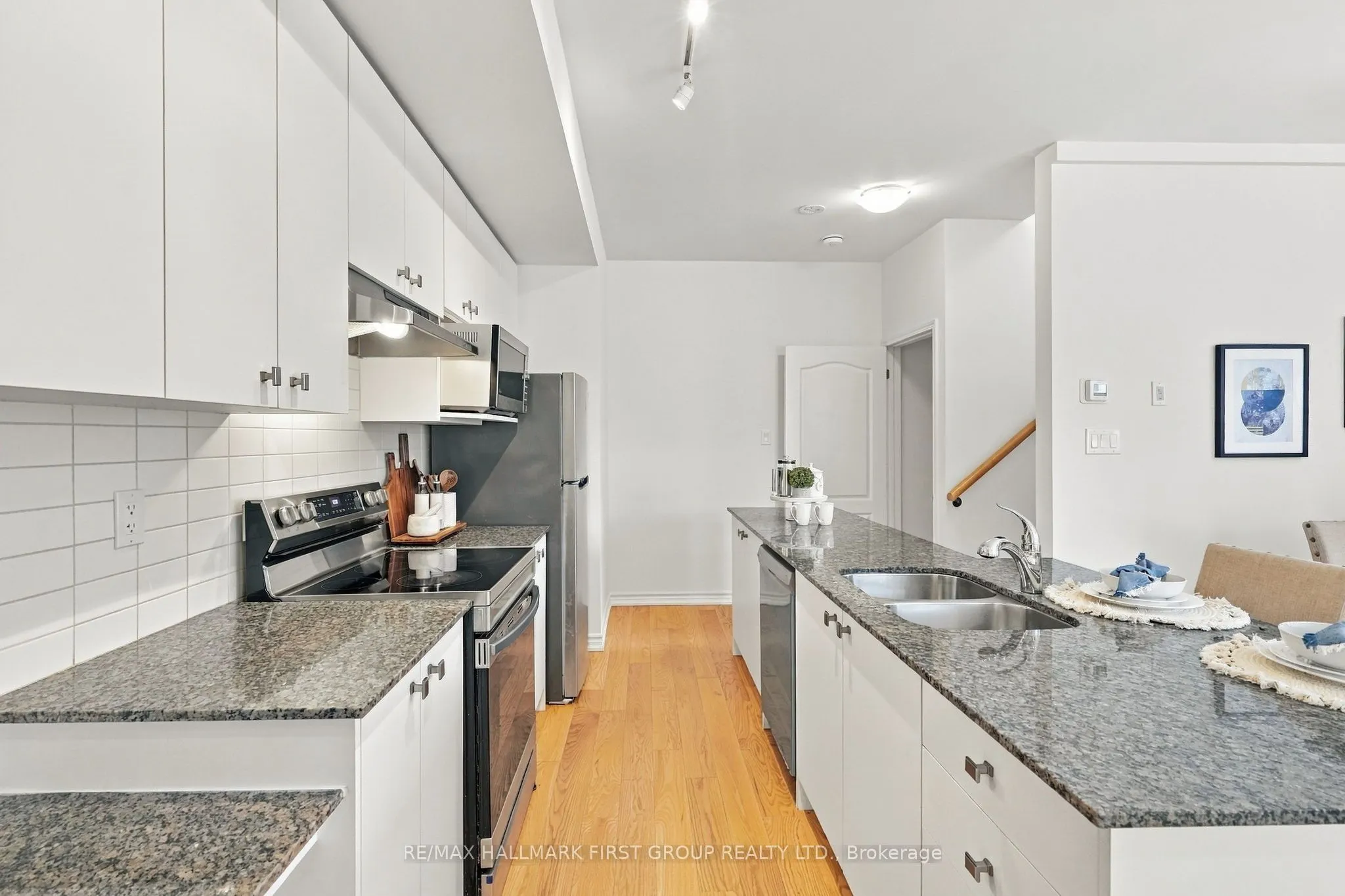 9 Clintwood Gate #33