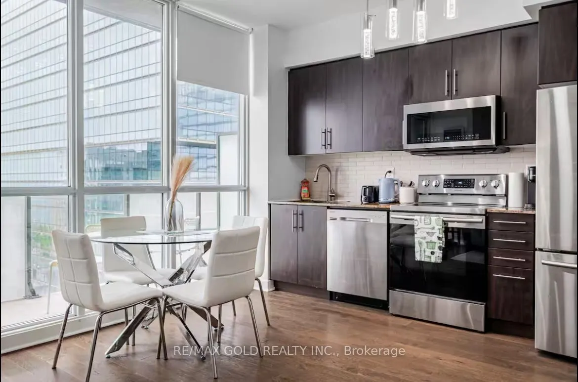 55 Bremner Boulevard #2811