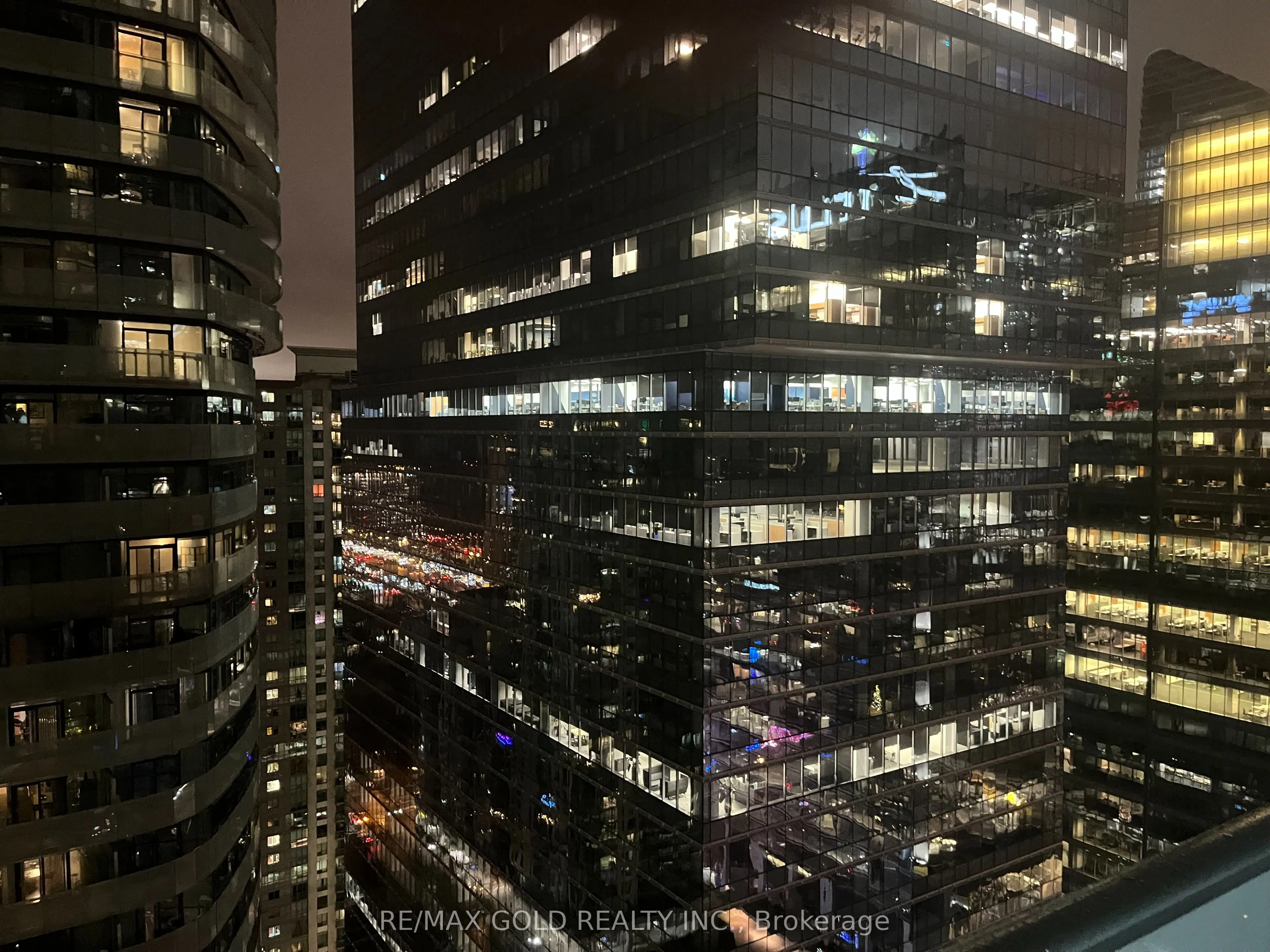 55 Bremner Boulevard #2811
