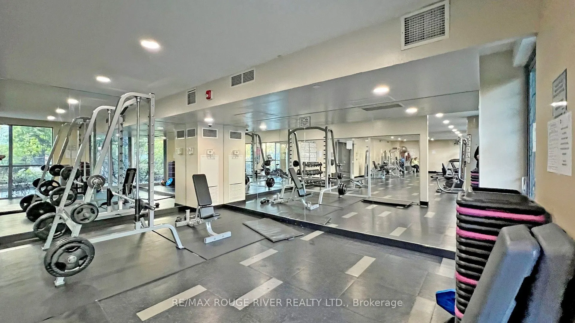 25 Cole Street #322