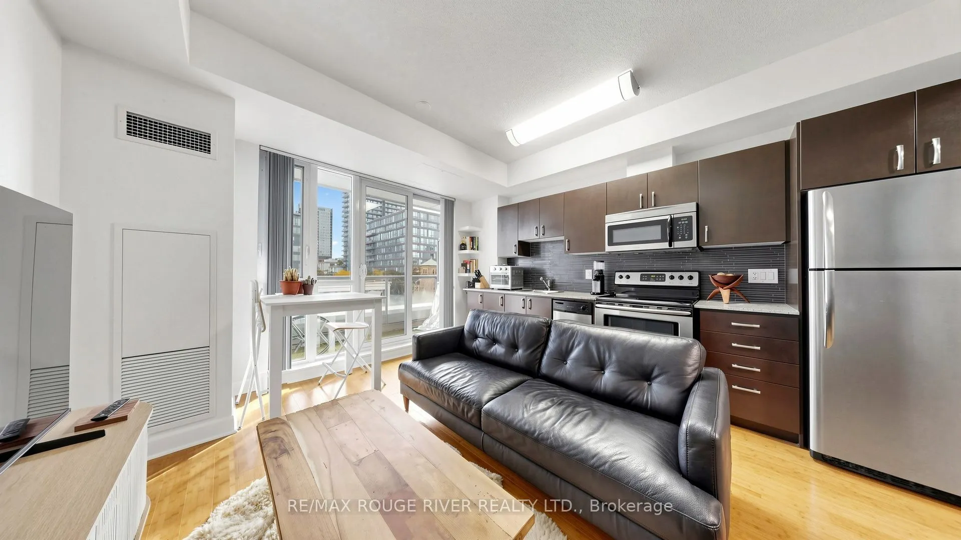 25 Cole Street #322