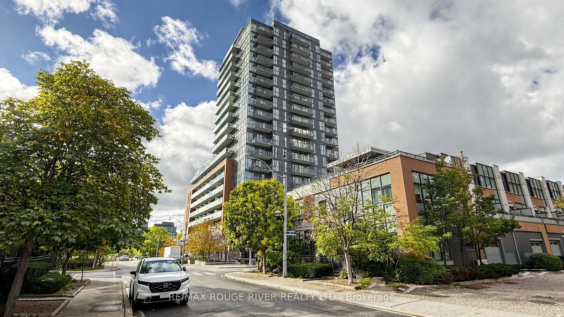25 Cole Street #322