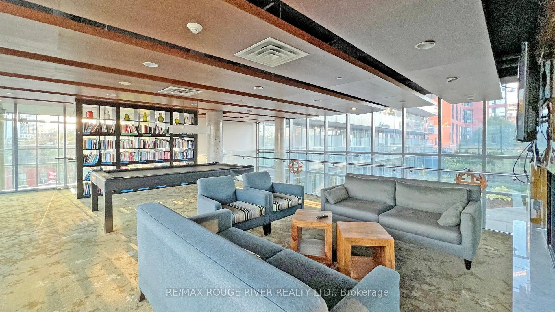 25 Cole Street #322