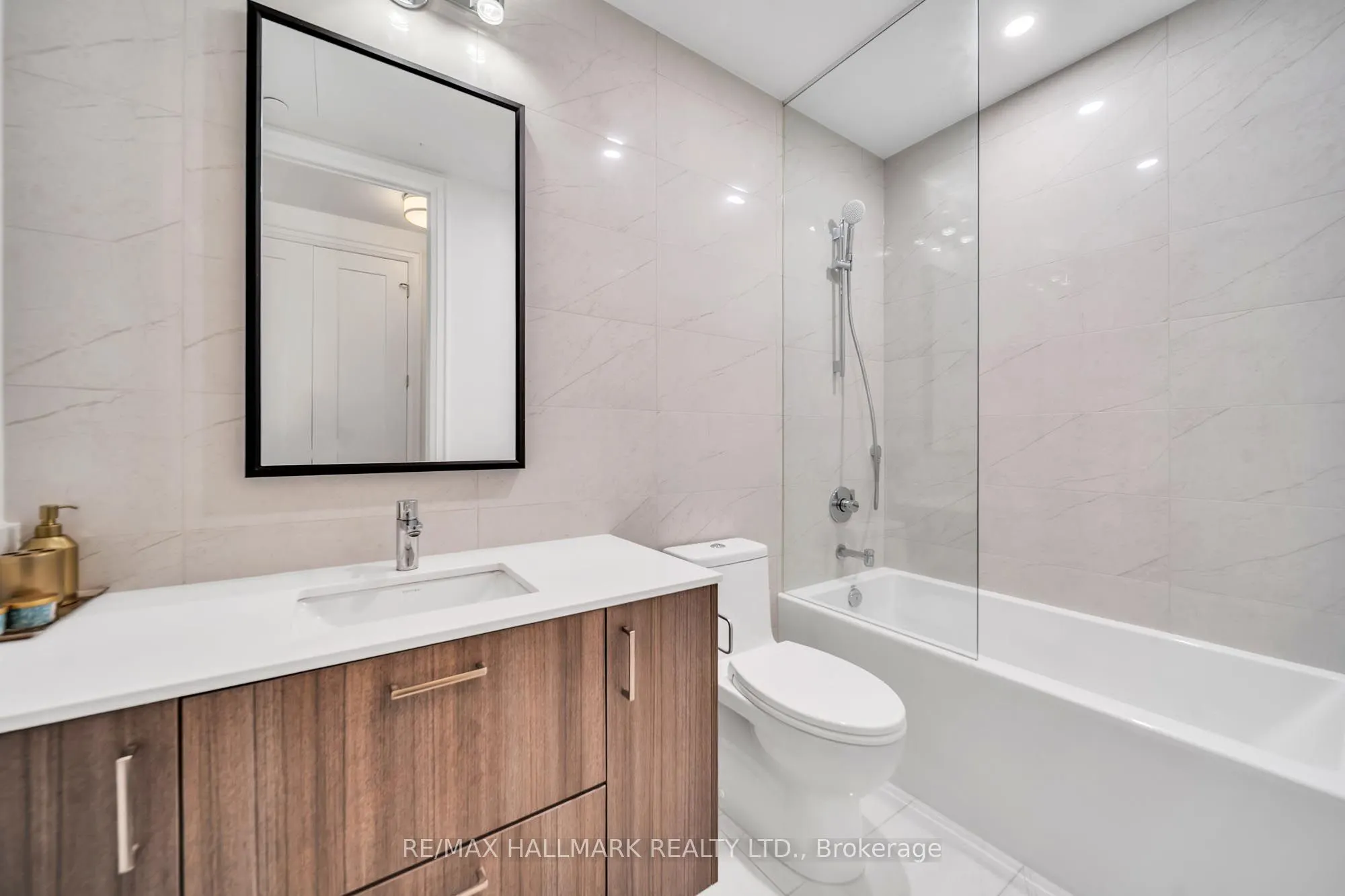 280 Howland Avenue #GPH22