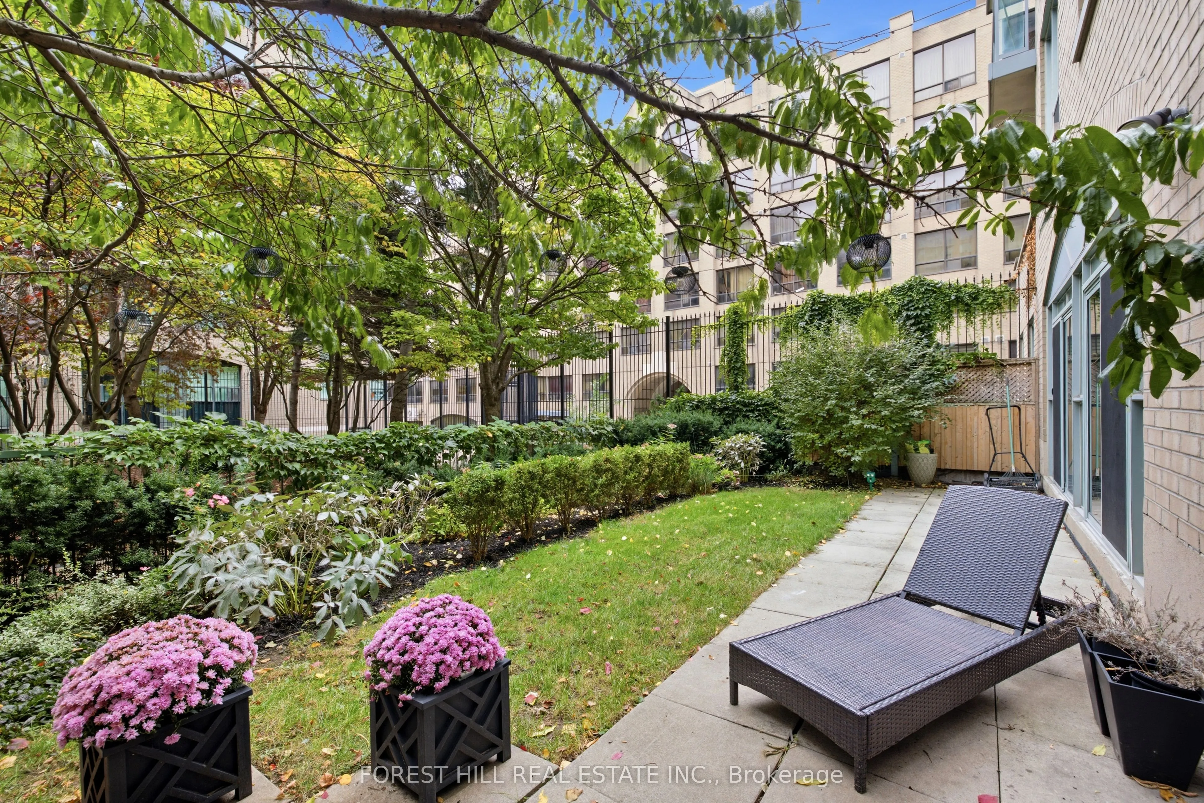 109 Front Street E #229