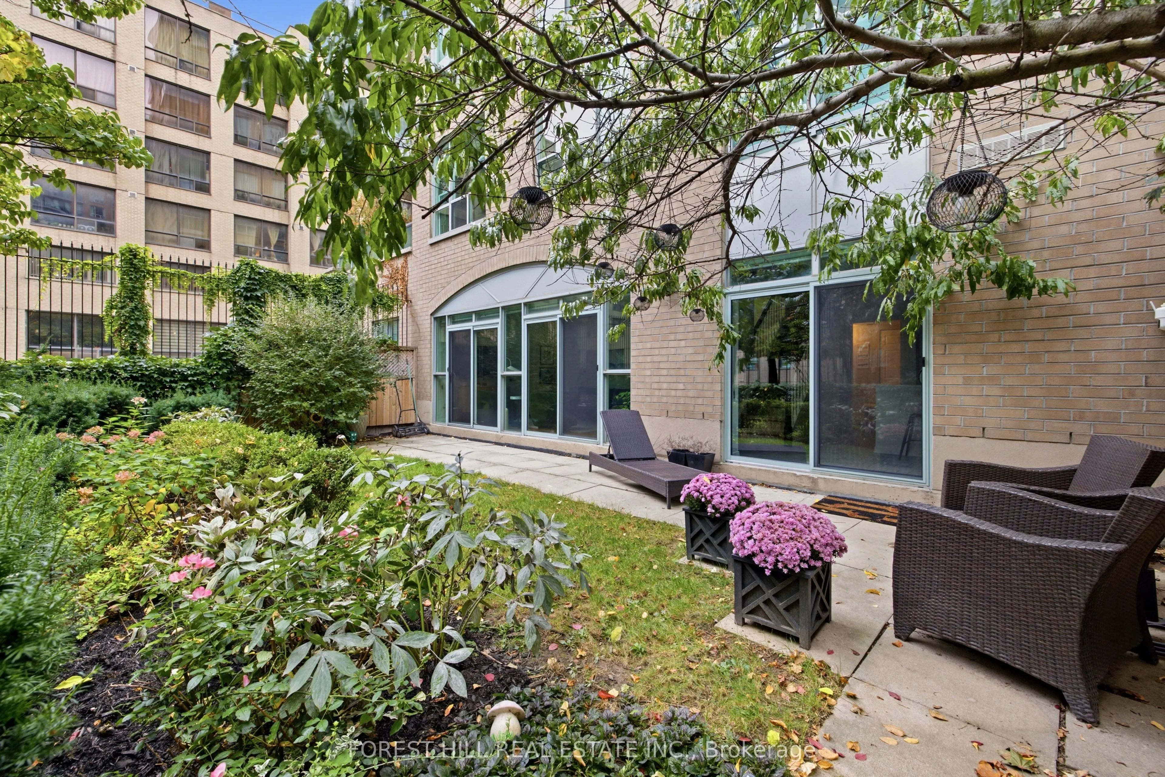 109 Front Street E #229
