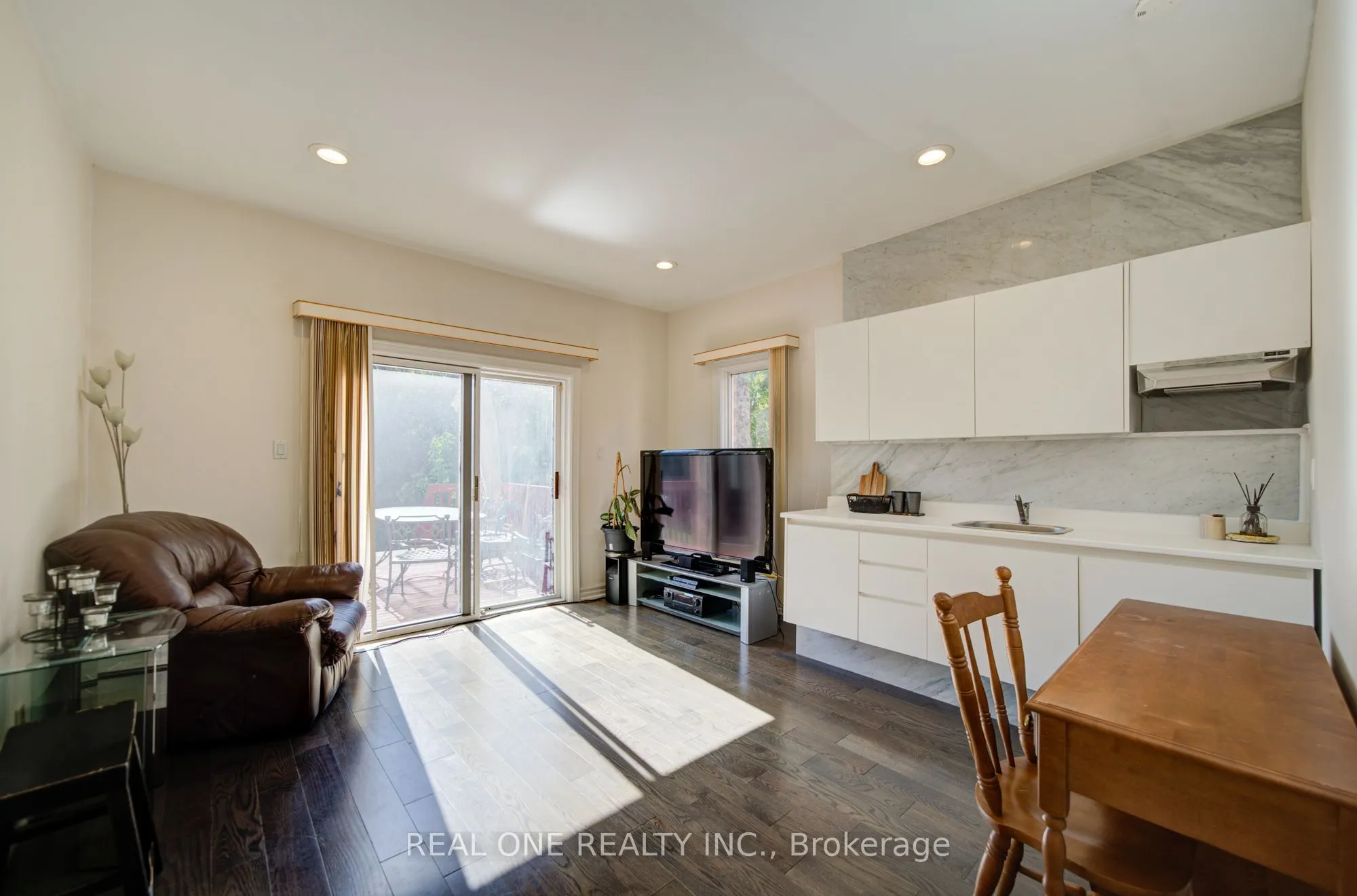 261 Mckee Avenue