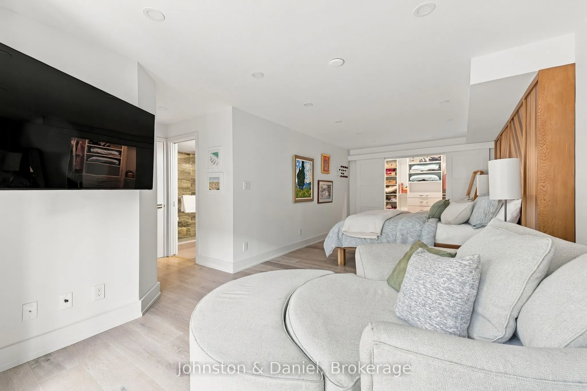 1000 King Street W #205