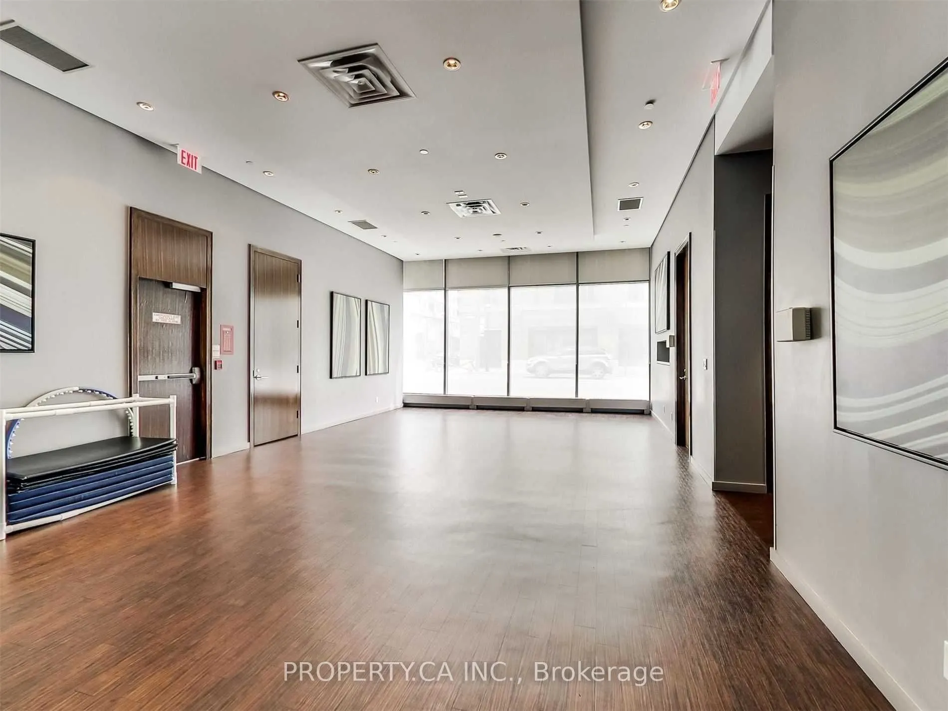 33 Lombard Street #303