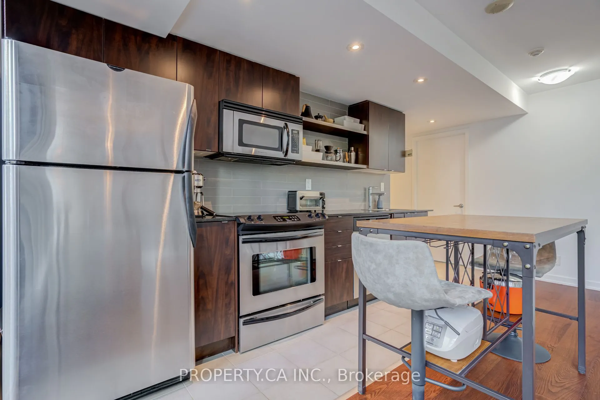 33 Lombard Street #303