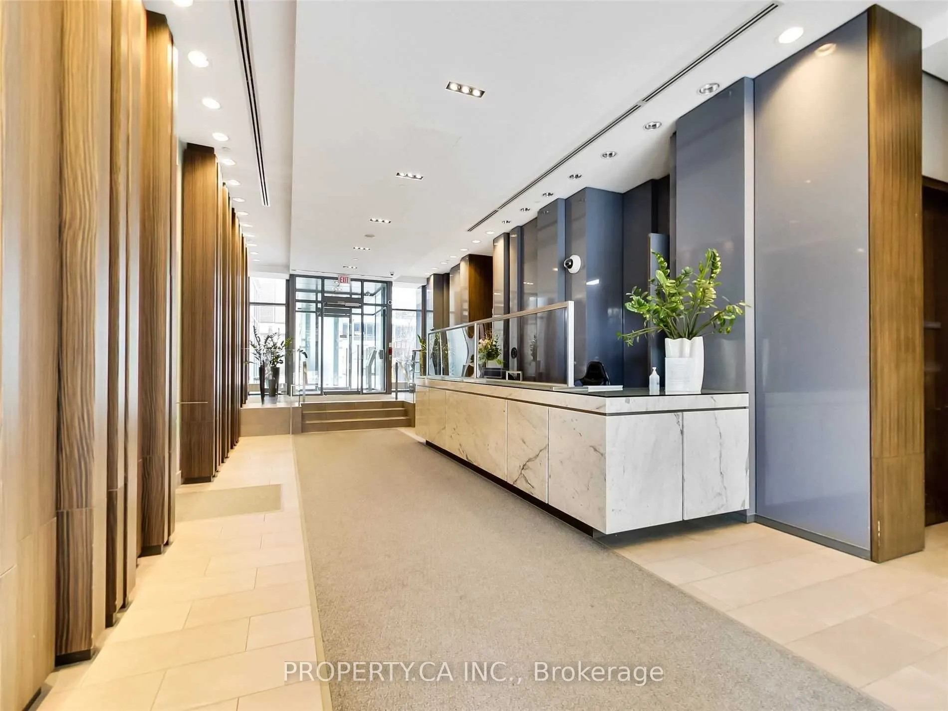 33 Lombard Street #303