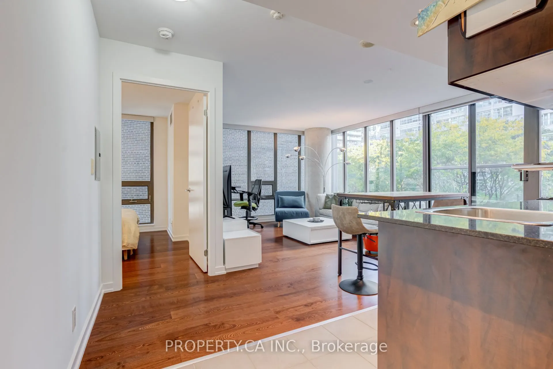 33 Lombard Street #303