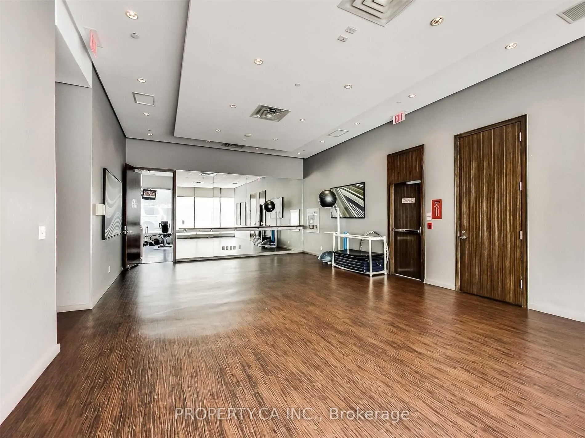 33 Lombard Street #303