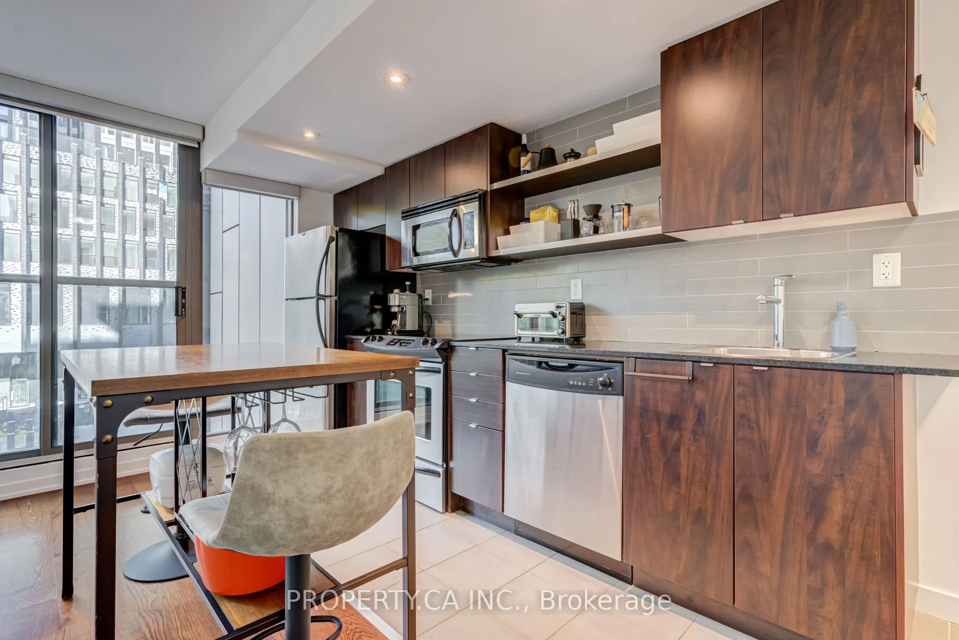 33 Lombard Street #303