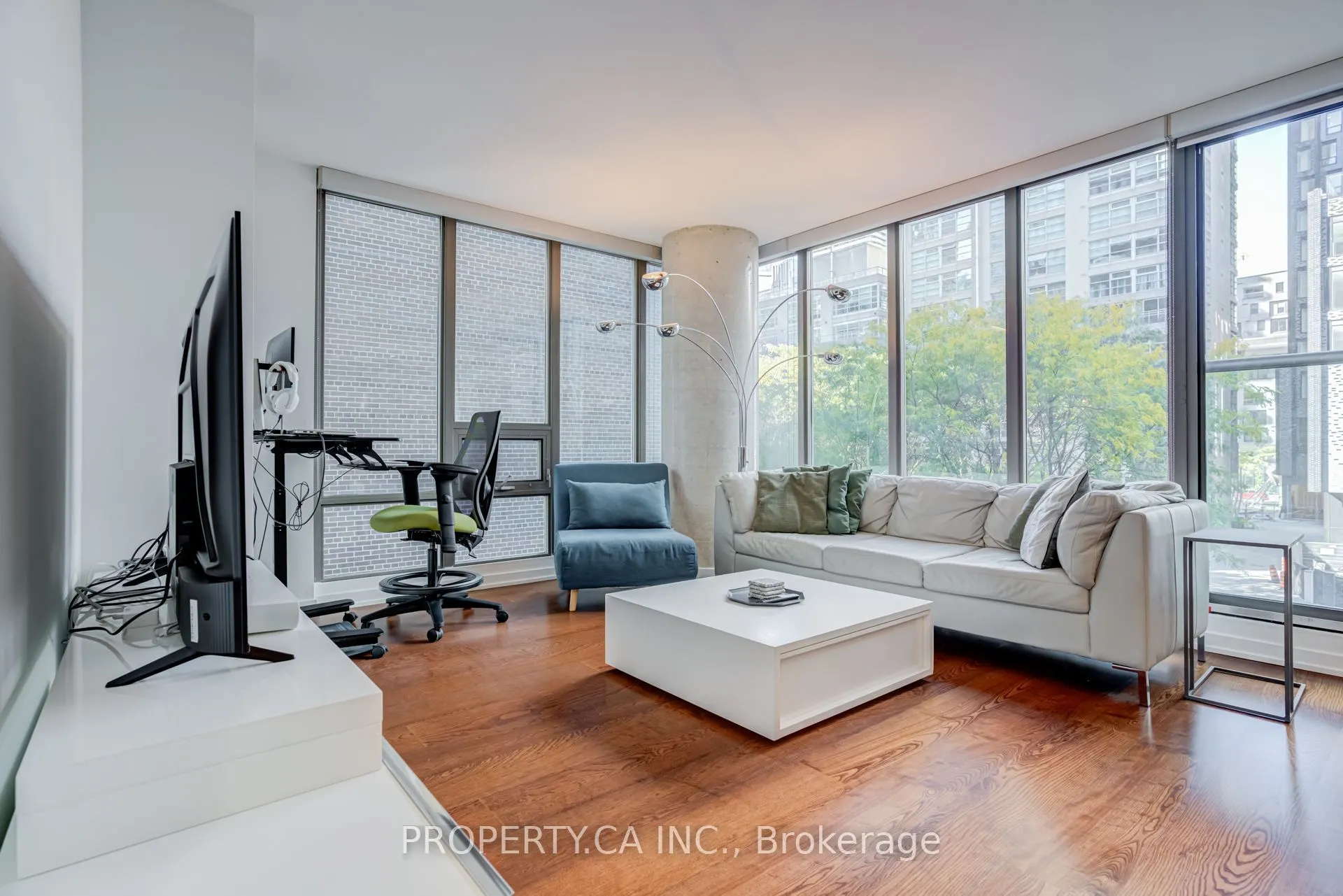 33 Lombard Street #303