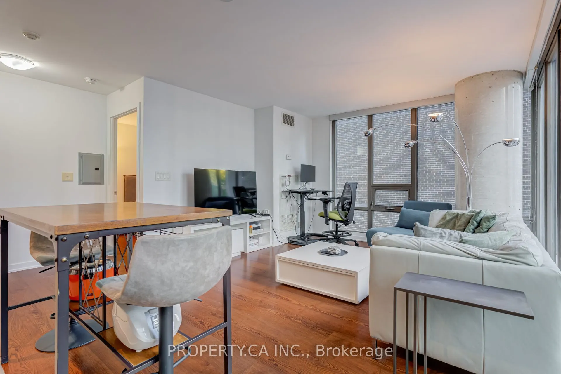 33 Lombard Street #303