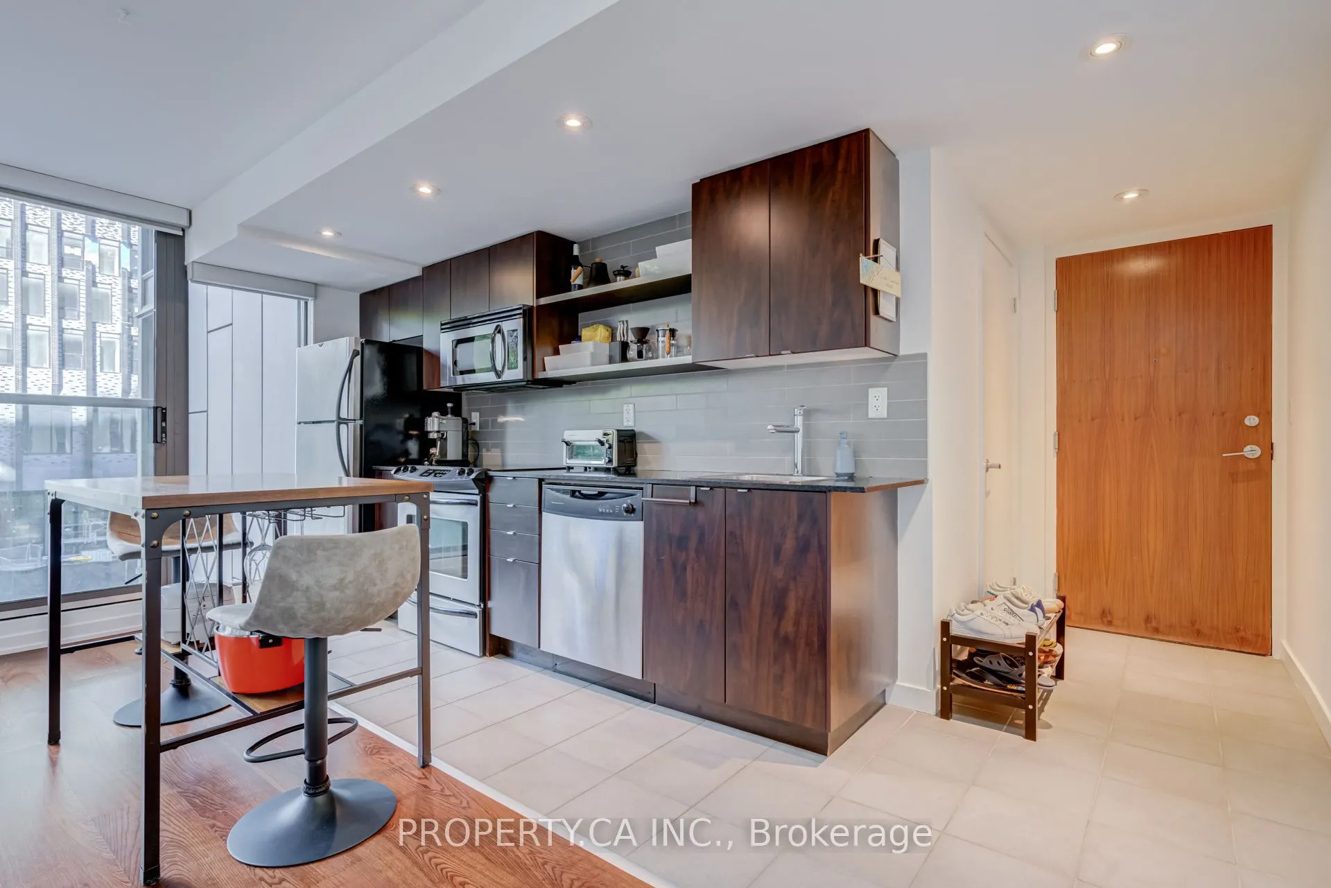 33 Lombard Street #303
