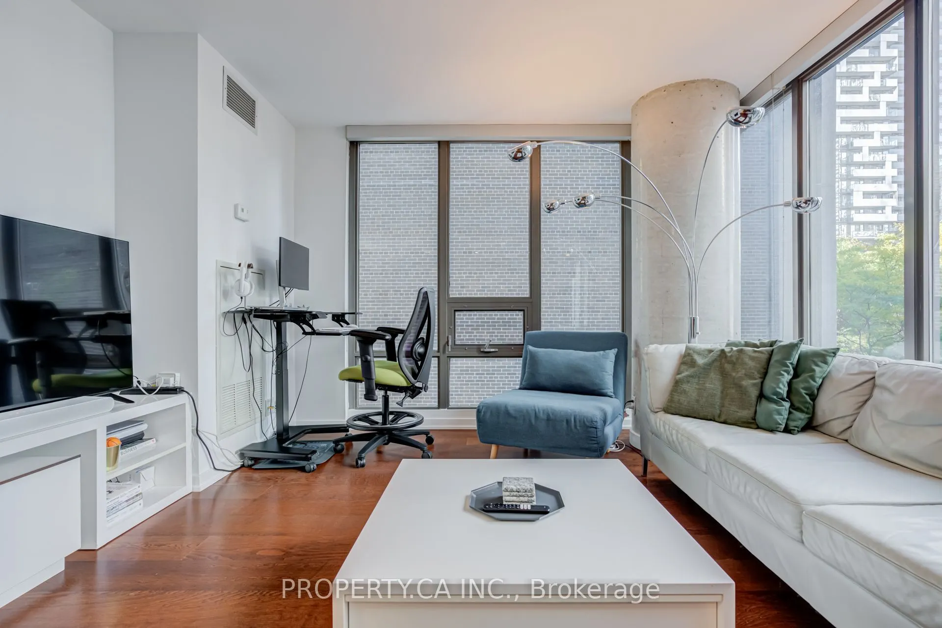 33 Lombard Street #303